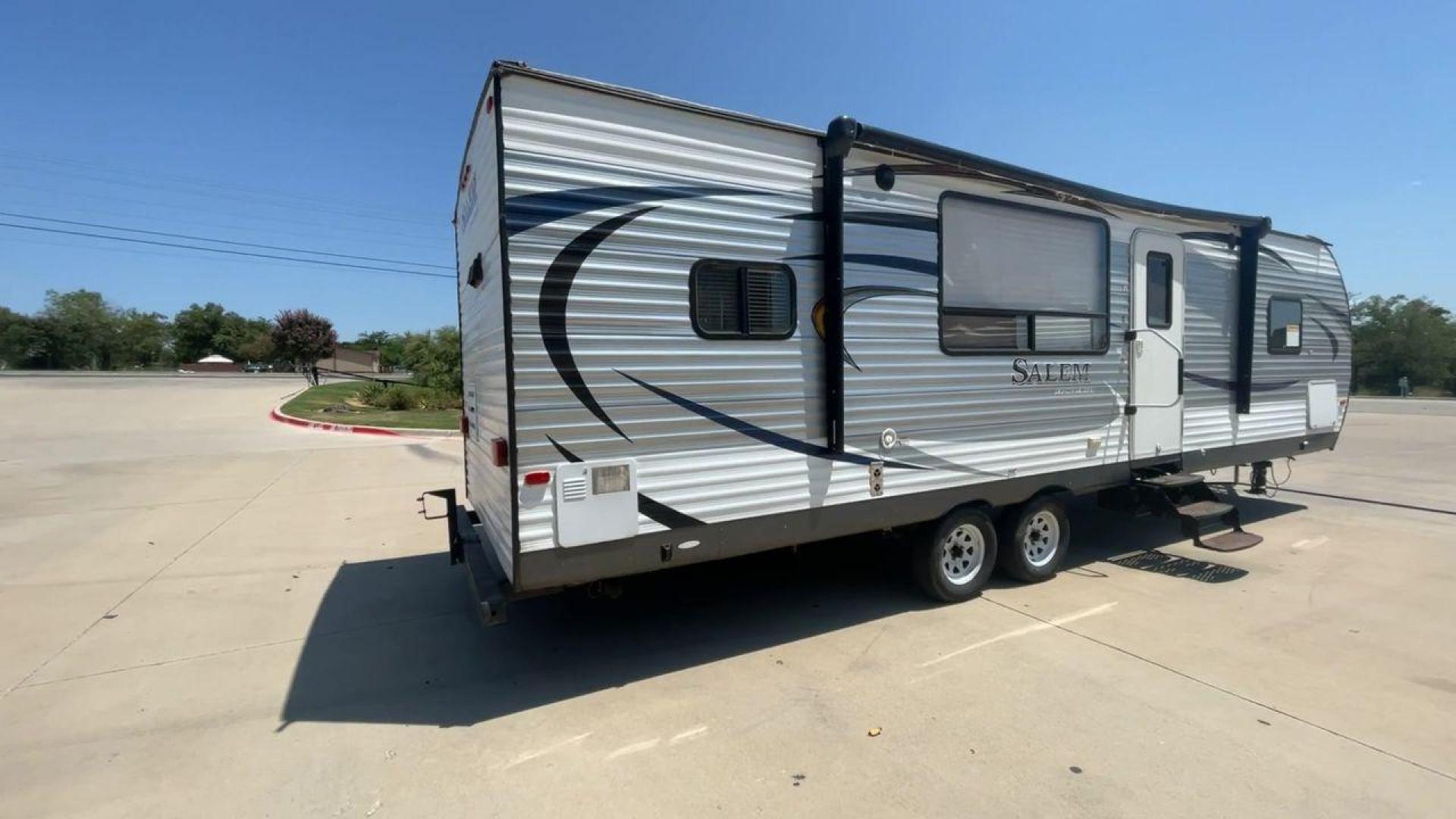 2016 FOREST RIVER SALEM 27RKSS (4X4TSMC27GA) , located at 4319 N Main St, Cleburne, TX, 76033, (817) 678-5133, 32.385960, -97.391212 - Photo#1