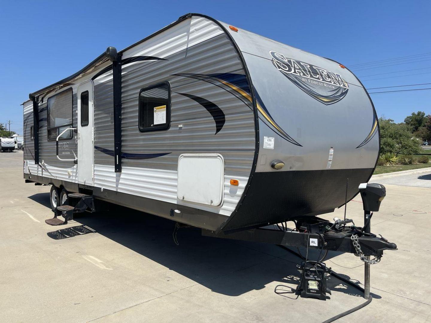 2016 FOREST RIVER SALEM 27RKSS (4X4TSMC27GA) , located at 4319 N Main St, Cleburne, TX, 76033, (817) 678-5133, 32.385960, -97.391212 - Photo#21