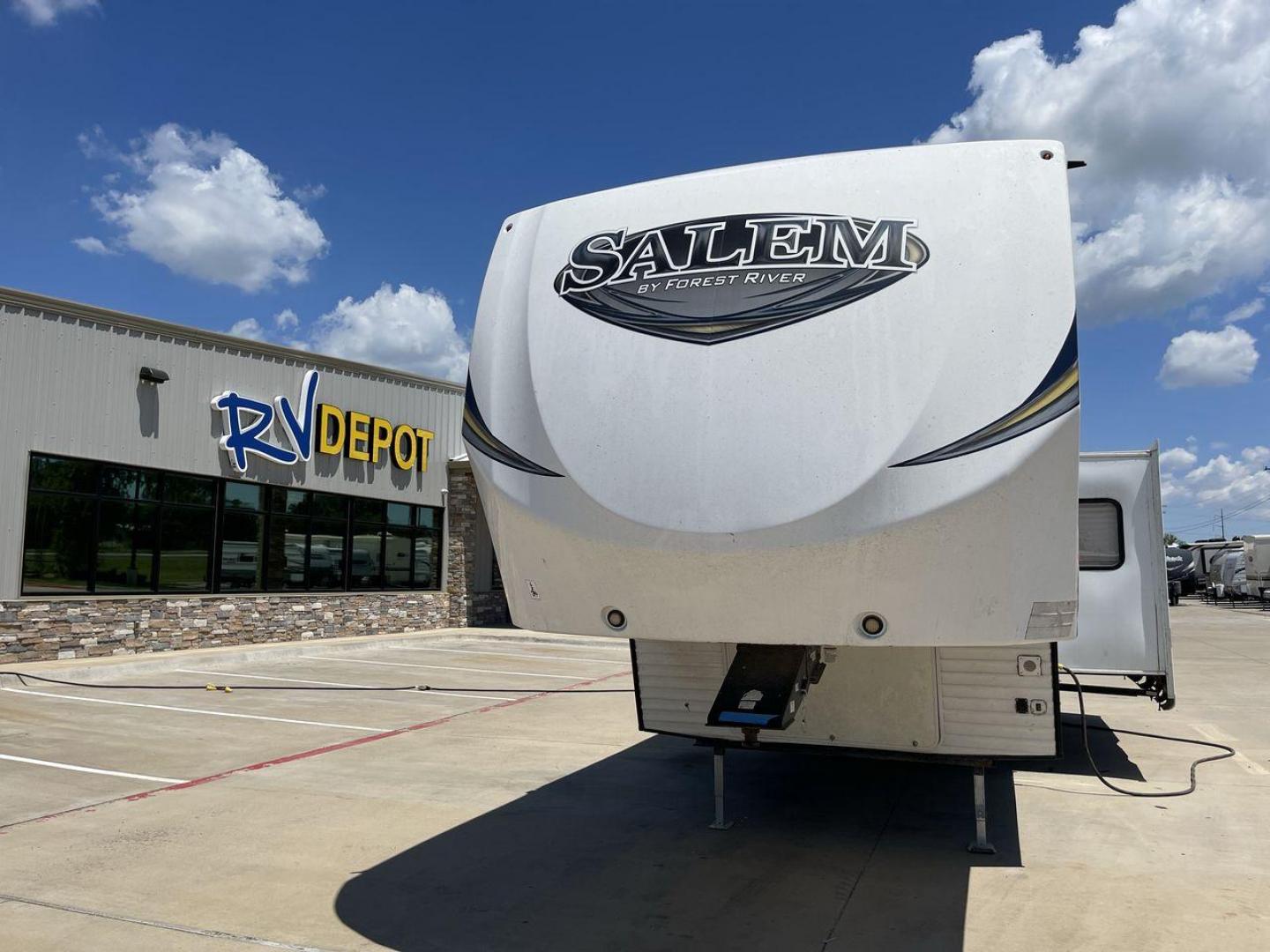 2016 WHITE FOREST RIVER SALEM 29RKSS (4X4FSME2XGA) , Length: 34.08 ft. | Dry Weight: 7,831 lbs. | Slides: 1 transmission, located at 4319 N Main St, Cleburne, TX, 76033, (817) 678-5133, 32.385960, -97.391212 - The exceptional Salem 29RKSS Travel Trailer boasts a length of 34 feet. This trailer strikes the perfect balance between spaciousness and maneuverability, ensuring an enjoyable travel experience. With a Gross Vehicle Weight Rating (GVWR) of 9,680 lbs, it is designed for easy towing and showcases rob - Photo#0