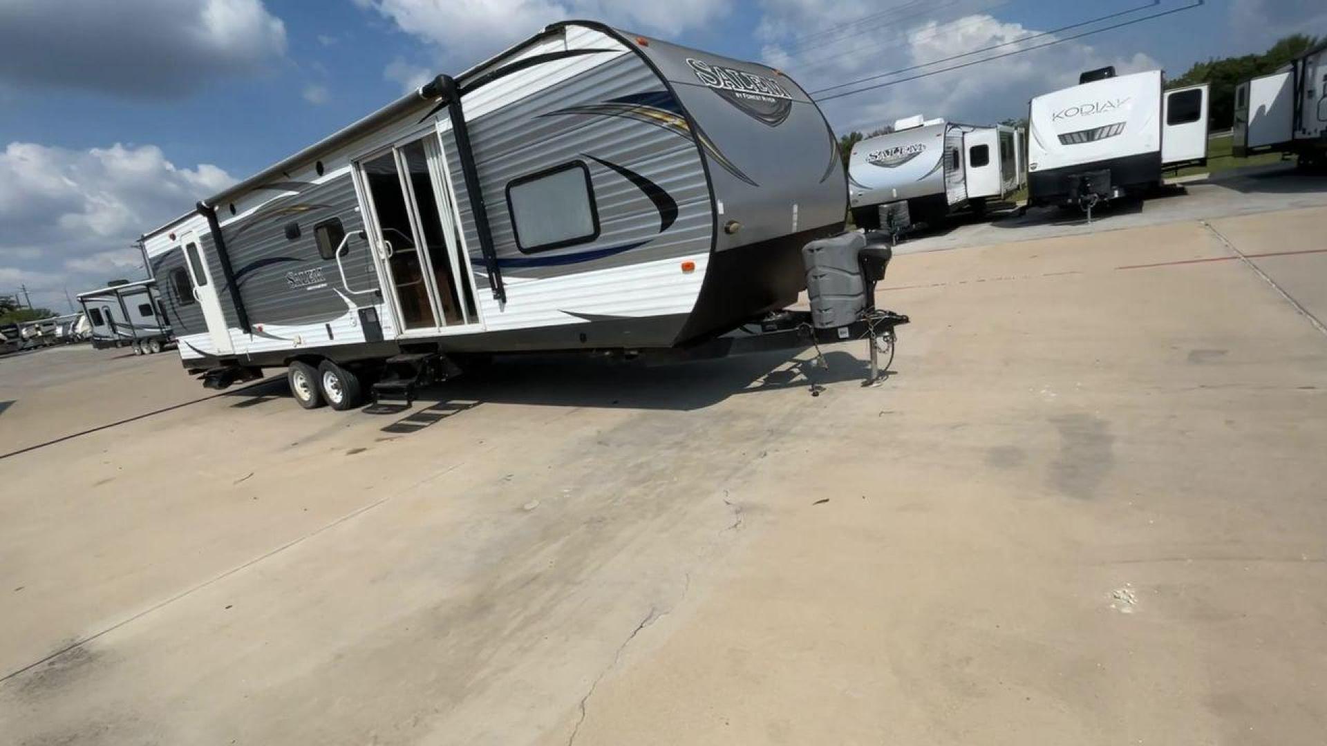 2016 FOREST RIVER SALEM 36BHBS (4X4TSMM26G8) , Length: 36.58 ft. | Dry Weight: 7,892 lbs. | Slides: 2 transmission, located at 4319 N Main St, Cleburne, TX, 76033, (817) 678-5133, 32.385960, -97.391212 - The 2016 Forest River Salem 36BHBS is a well-designed, spacious travel trailer perfect for family getaways or extended road trips. With a length of 36.58 feet and a dry weight of 7,892 lbs., this RV offers a comfortable living space while remaining manageable to tow. The dual slide-outs provide adde - Photo#3