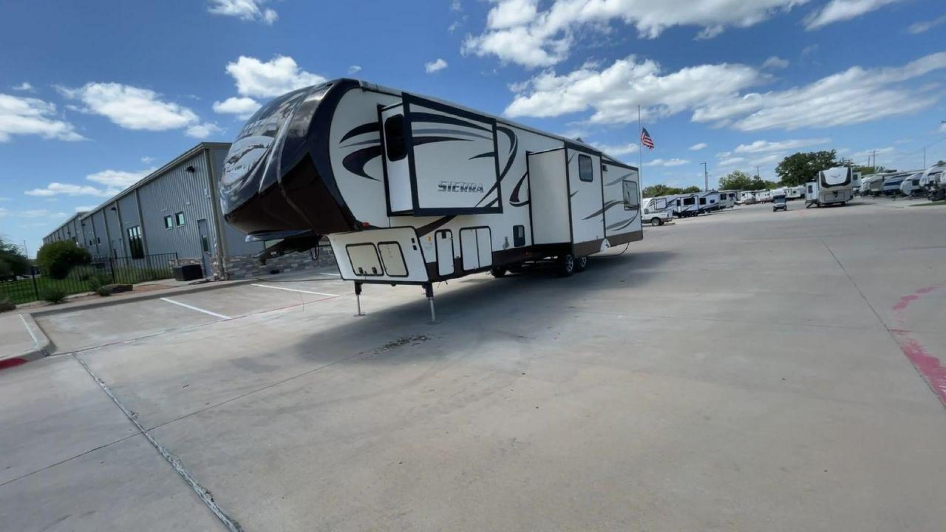 2016 FOREST RIVER SIERRA 371REBH (4X4FSEN22GJ) , located at 4319 N Main St, Cleburne, TX, 76033, (817) 678-5133, 32.385960, -97.391212 - Photo#5