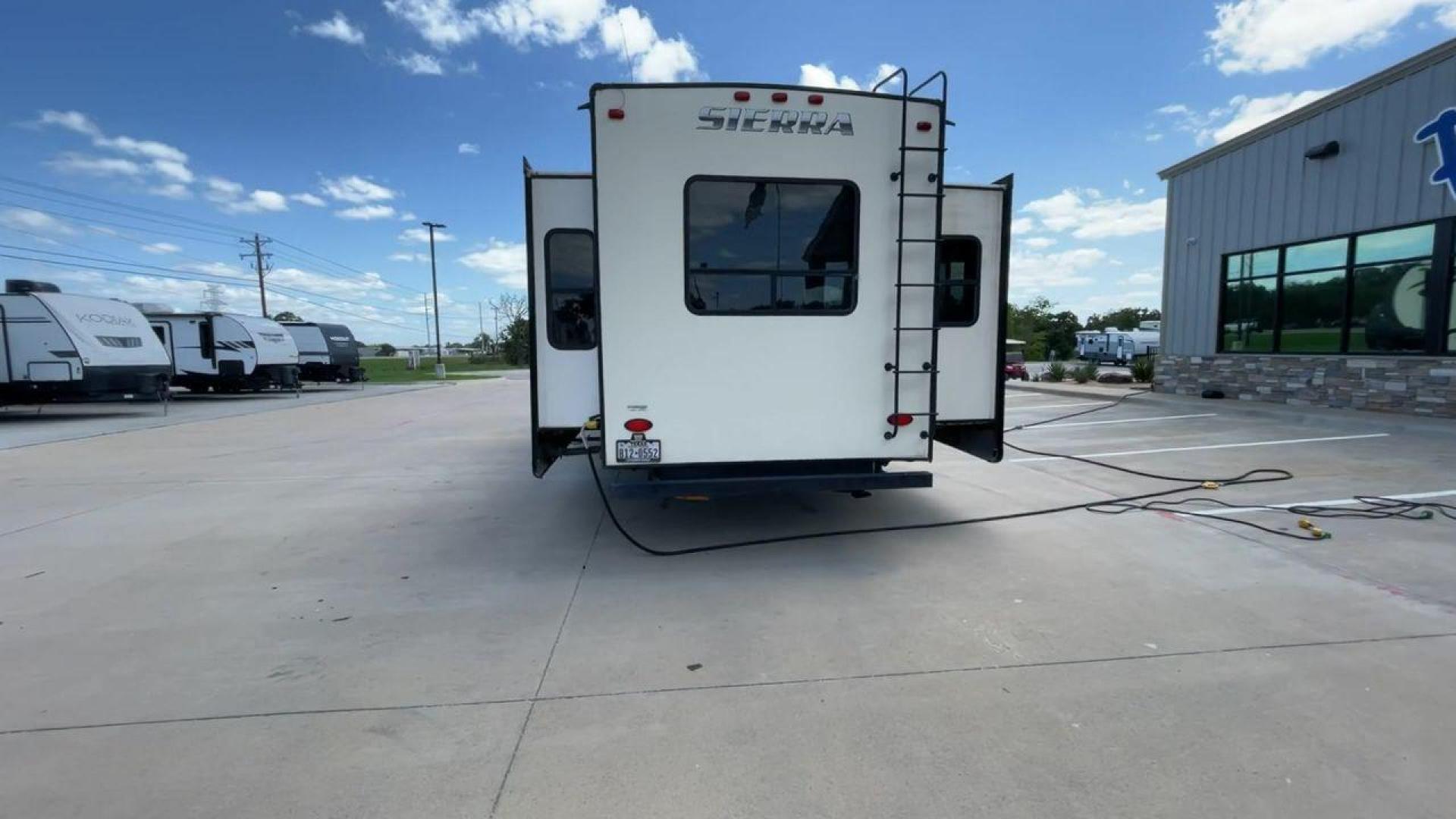 2016 FOREST RIVER SIERRA 371REBH (4X4FSEN22GJ) , located at 4319 N Main St, Cleburne, TX, 76033, (817) 678-5133, 32.385960, -97.391212 - Photo#8