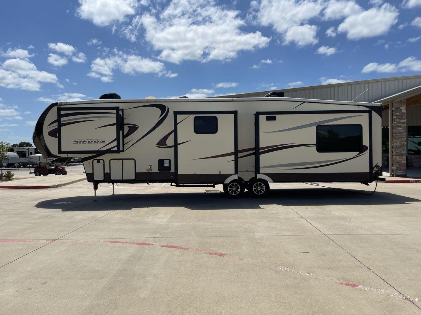 2016 FOREST RIVER SIERRA 371REBH (4X4FSEN22GJ) , located at 4319 N Main St, Cleburne, TX, 76033, (817) 678-5133, 32.385960, -97.391212 - Photo#24