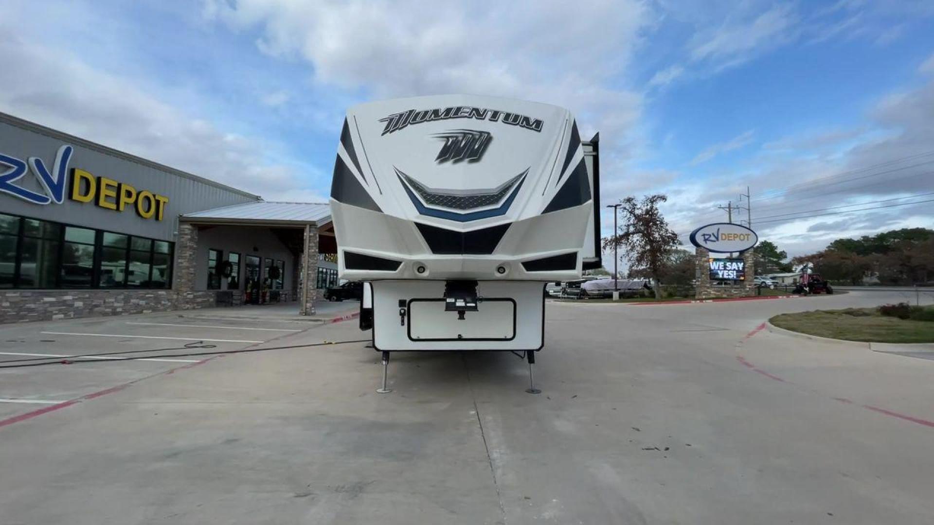 2016 GRAY GRAND DESIGN MOMENTUM 350M (573FM4025G1) , located at 4319 N Main St, Cleburne, TX, 76033, (817) 678-5133, 32.385960, -97.391212 - VIRGINIA TITLE, WILL NEED ORIGINAL INSPECTION - Photo#4