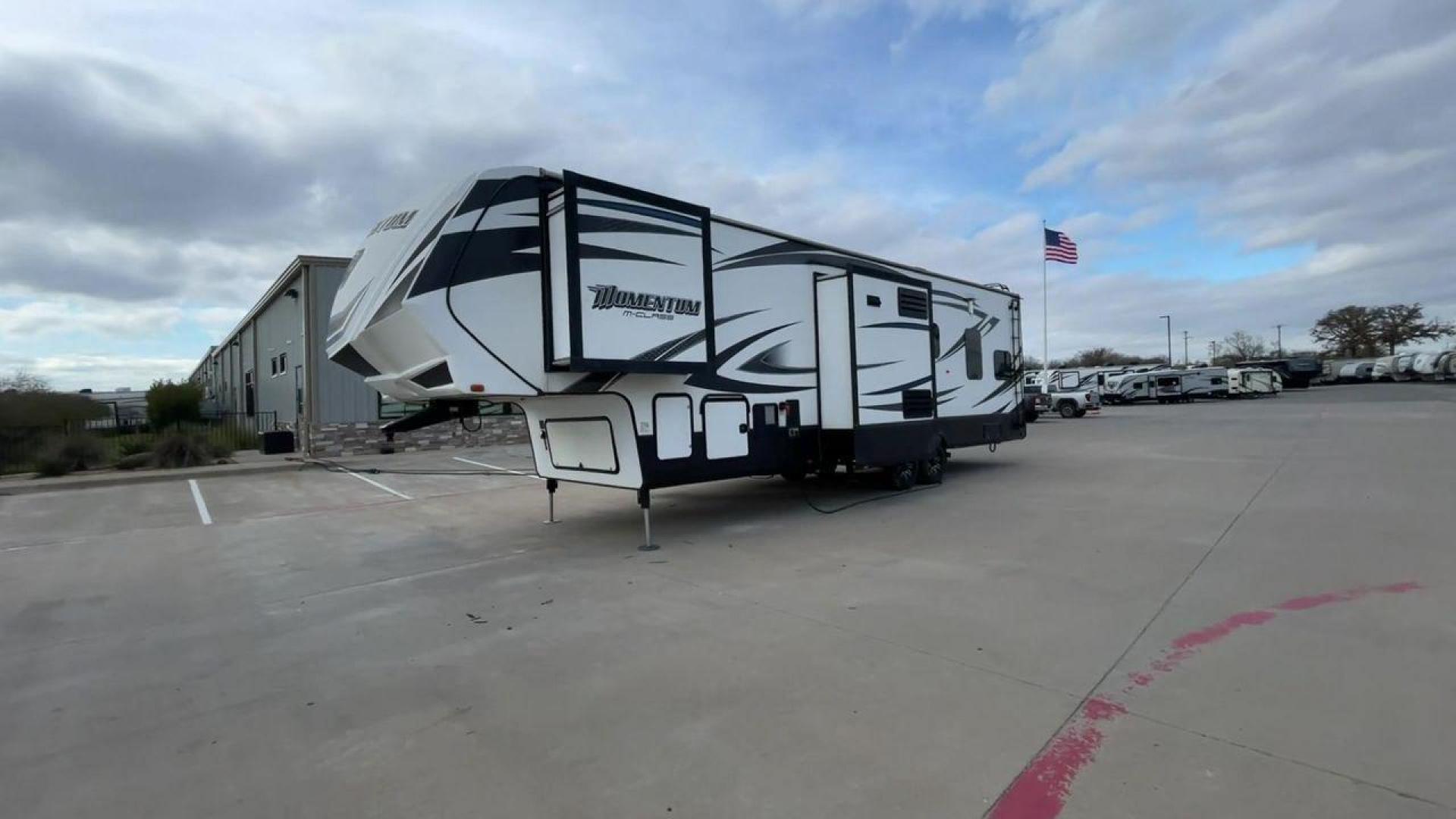 2016 GRAY GRAND DESIGN MOMENTUM 350M (573FM4025G1) , located at 4319 N Main St, Cleburne, TX, 76033, (817) 678-5133, 32.385960, -97.391212 - VIRGINIA TITLE, WILL NEED ORIGINAL INSPECTION - Photo#5