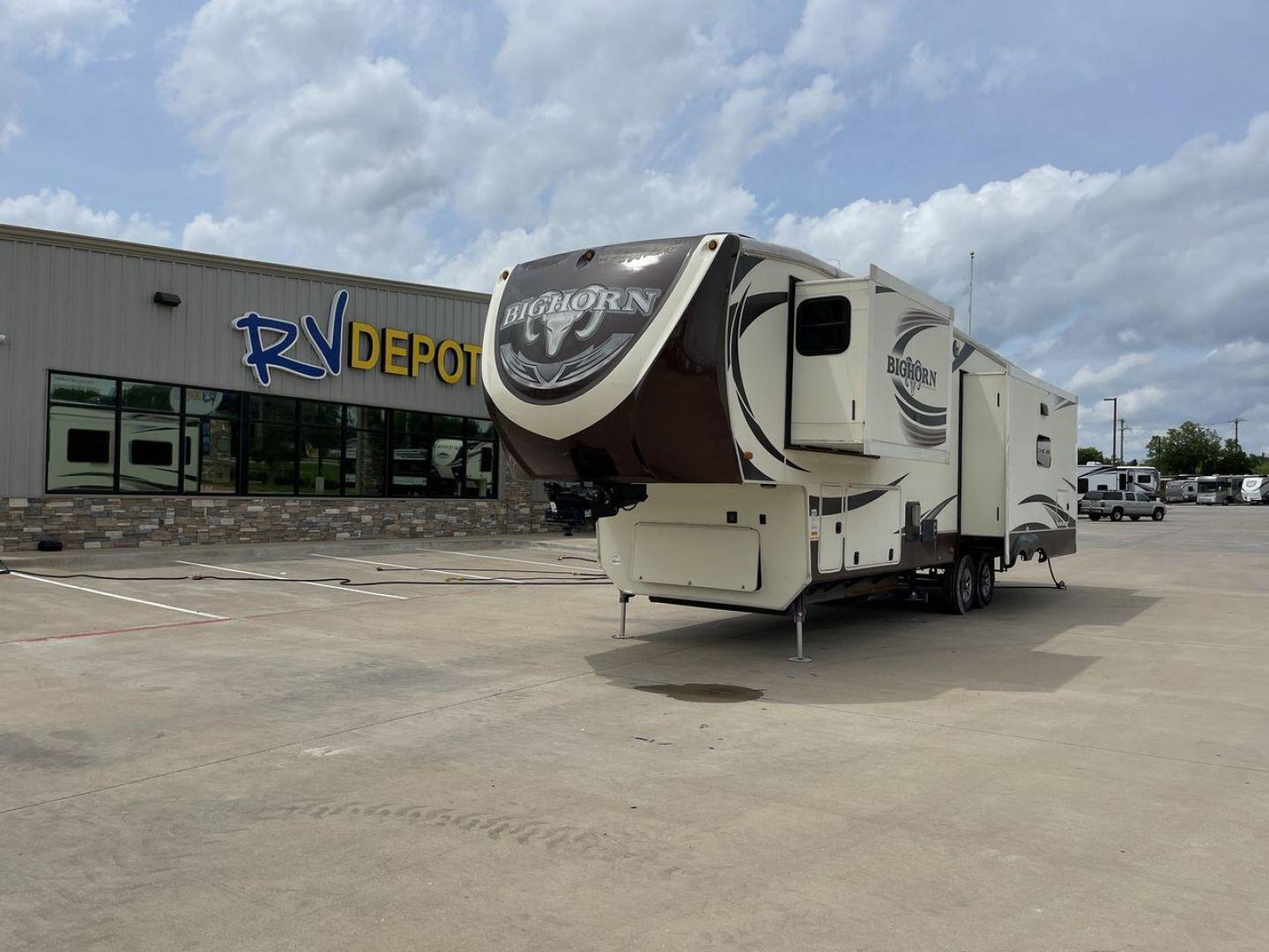 2016 HEARTLAND BIGHORN 3570RS (5SFBG3729GE) , located at 4319 N Main St, Cleburne, TX, 76033, (817) 678-5133, 32.385960, -97.391212 - Photo#0