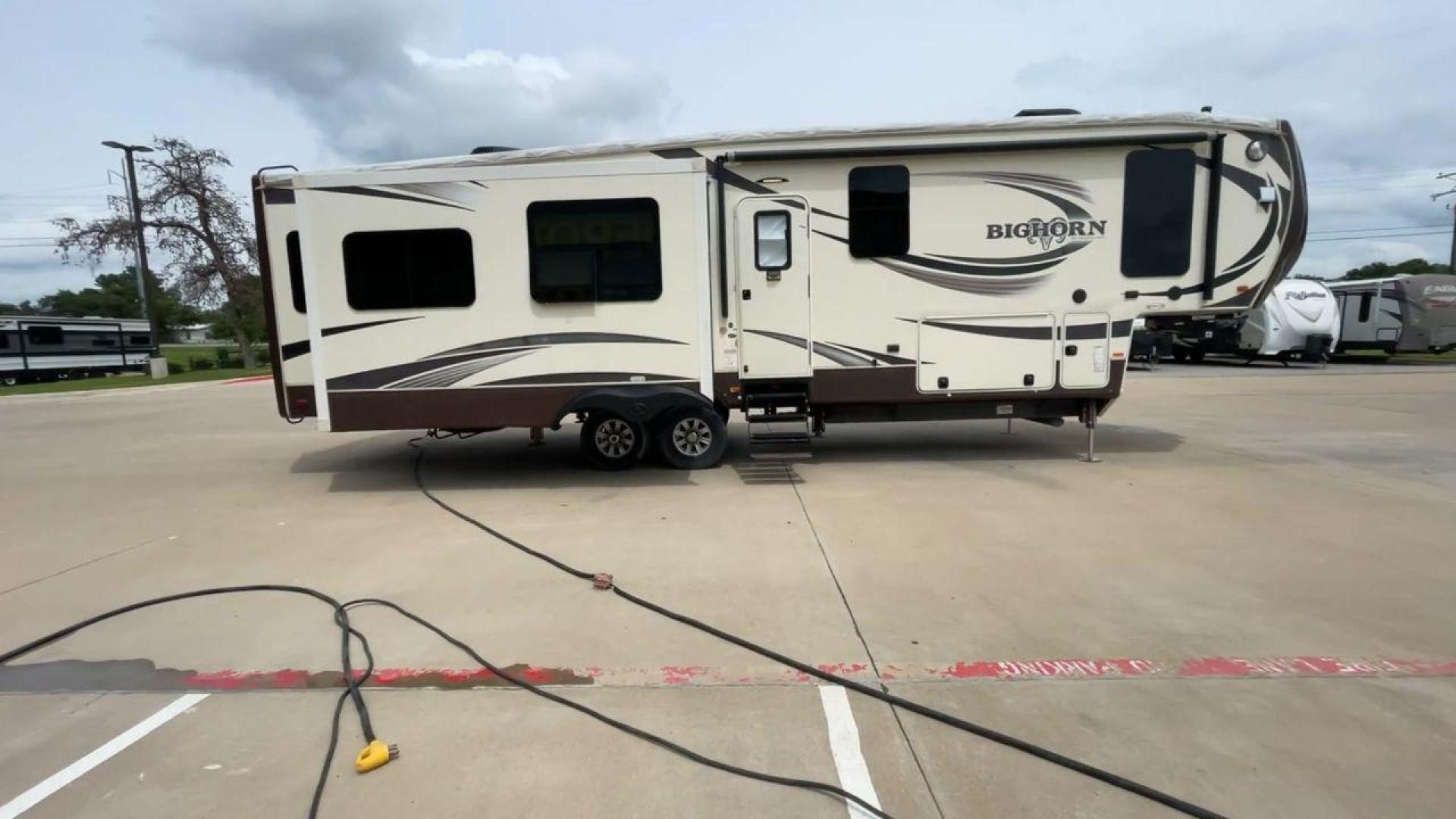 2016 HEARTLAND BIGHORN 3570RS (5SFBG3729GE) , located at 4319 N Main St, Cleburne, TX, 76033, (817) 678-5133, 32.385960, -97.391212 - Photo#2