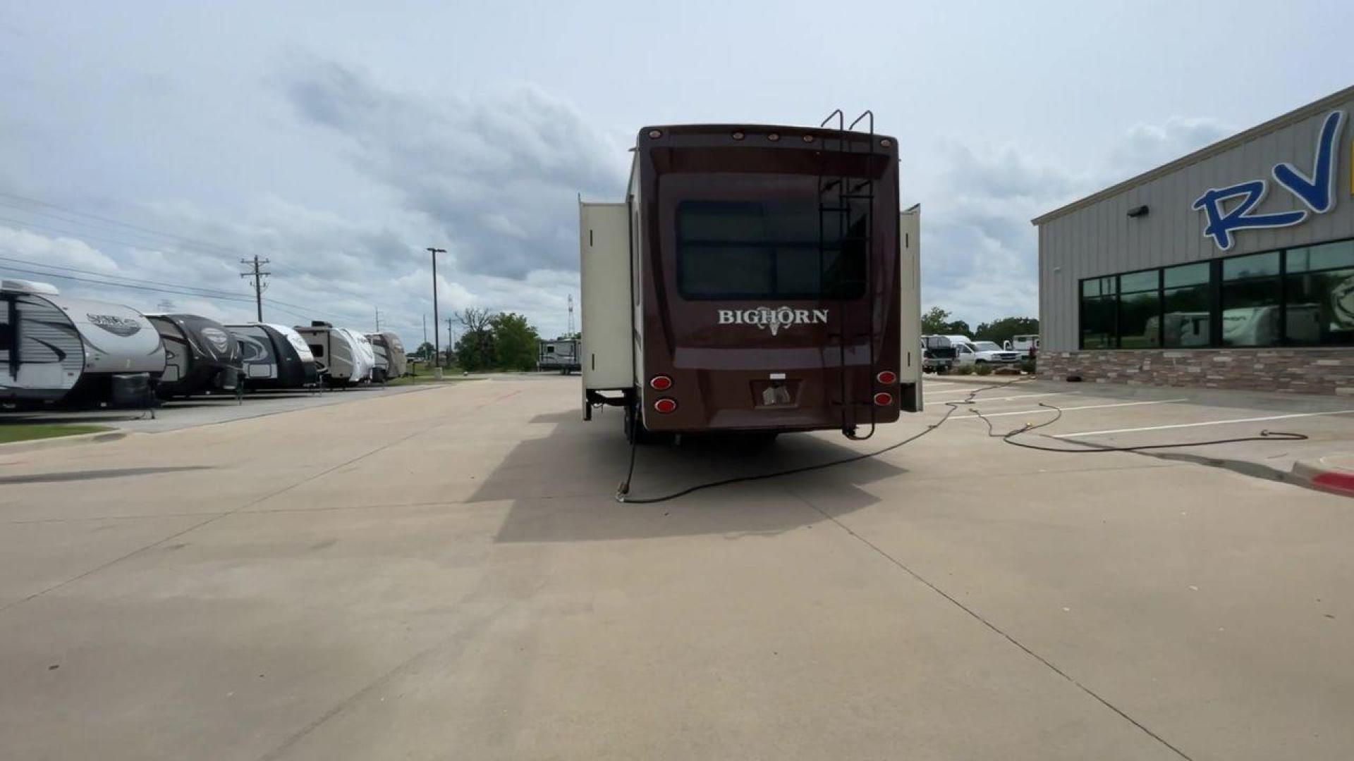 2016 HEARTLAND BIGHORN 3570RS (5SFBG3729GE) , located at 4319 N Main St, Cleburne, TX, 76033, (817) 678-5133, 32.385960, -97.391212 - Photo#8