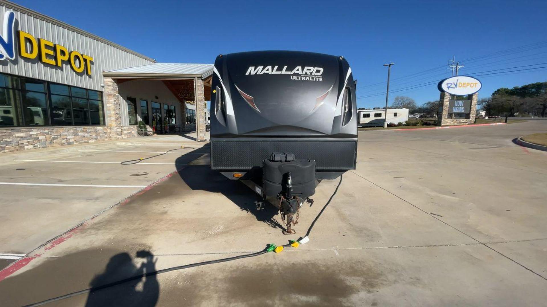 2016 HEARTLAND MALLARD M32 (5SFNB3423GE) , Length: 34.7 ft. | Dry Weight: 6,700 lbs. | Gross Weight: 8,600 lbs. | Slides: 2 transmission, located at 4319 N Main St, Cleburne, TX, 76033, (817) 678-5133, 32.385960, -97.391212 - "The 2016 Heartland Mallard M32 is a spacious and versatile travel trailer designed to make your camping adventures comfortable and memorable. With a length of 34.7 ft., a width of 8 ft., and a height of 11.33 ft., this unit offers plenty of room for family and friends. It has a dry weight of 6,700 - Photo#4