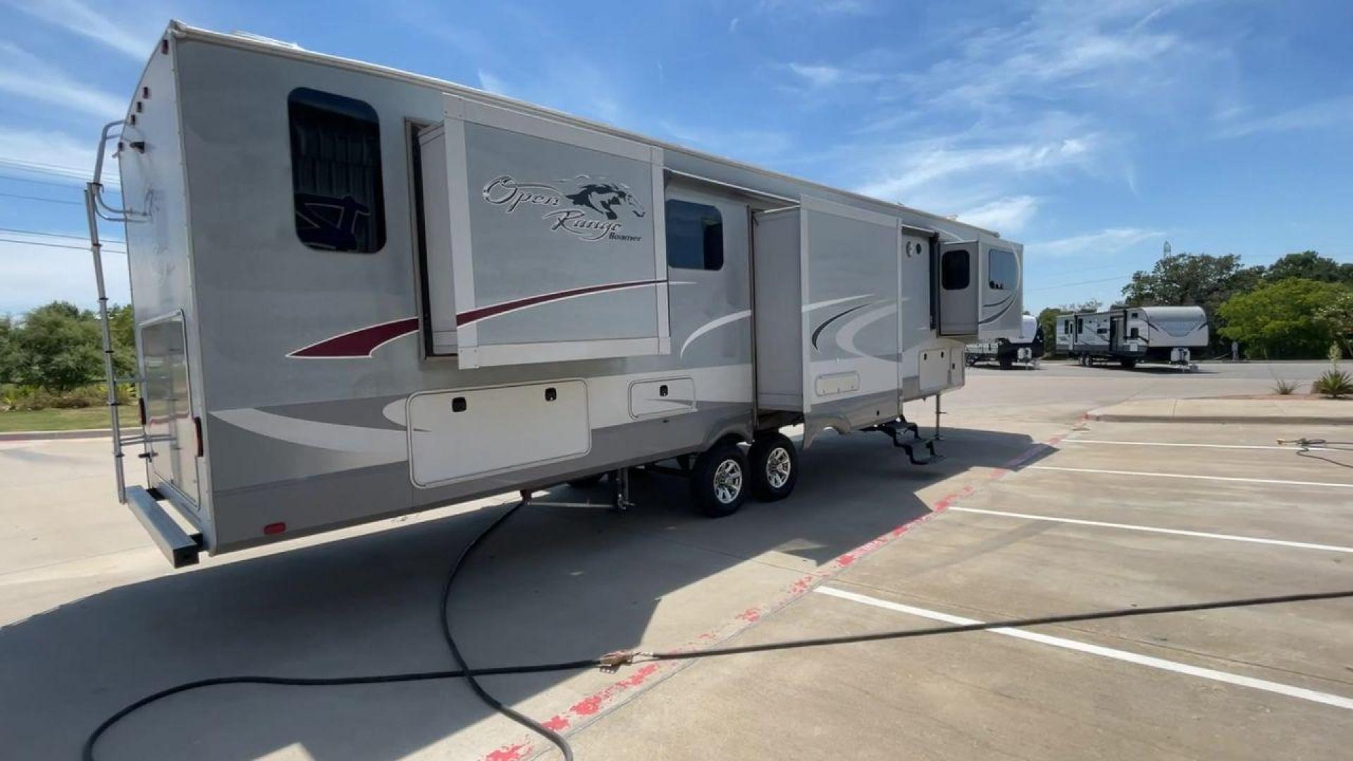 2016 HIGHLAND RIDGE OPEN RANGE 376FBH (58TFL4124G5) , Length: 41.9 ft. | Dry Weight: 12,015 lbs. | Gross Weight: 16,460 lbs. | Slides: 5 transmission, located at 4319 N Main St, Cleburne, TX, 76033, (817) 678-5133, 32.385960, -97.391212 - Photo#1