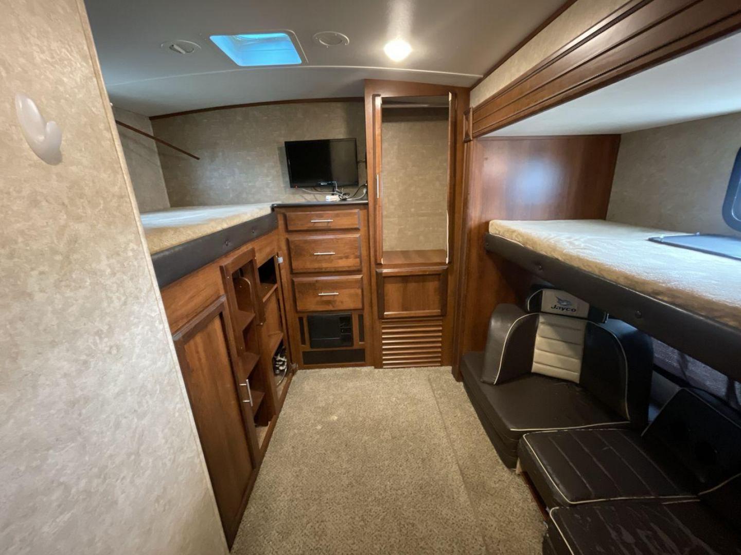 2016 JAYCO EAGLE 324BHTS (1UJBJ0BT0G1) , located at 4319 N Main St, Cleburne, TX, 76033, (817) 678-5133, 32.385960, -97.391212 - Photo#18