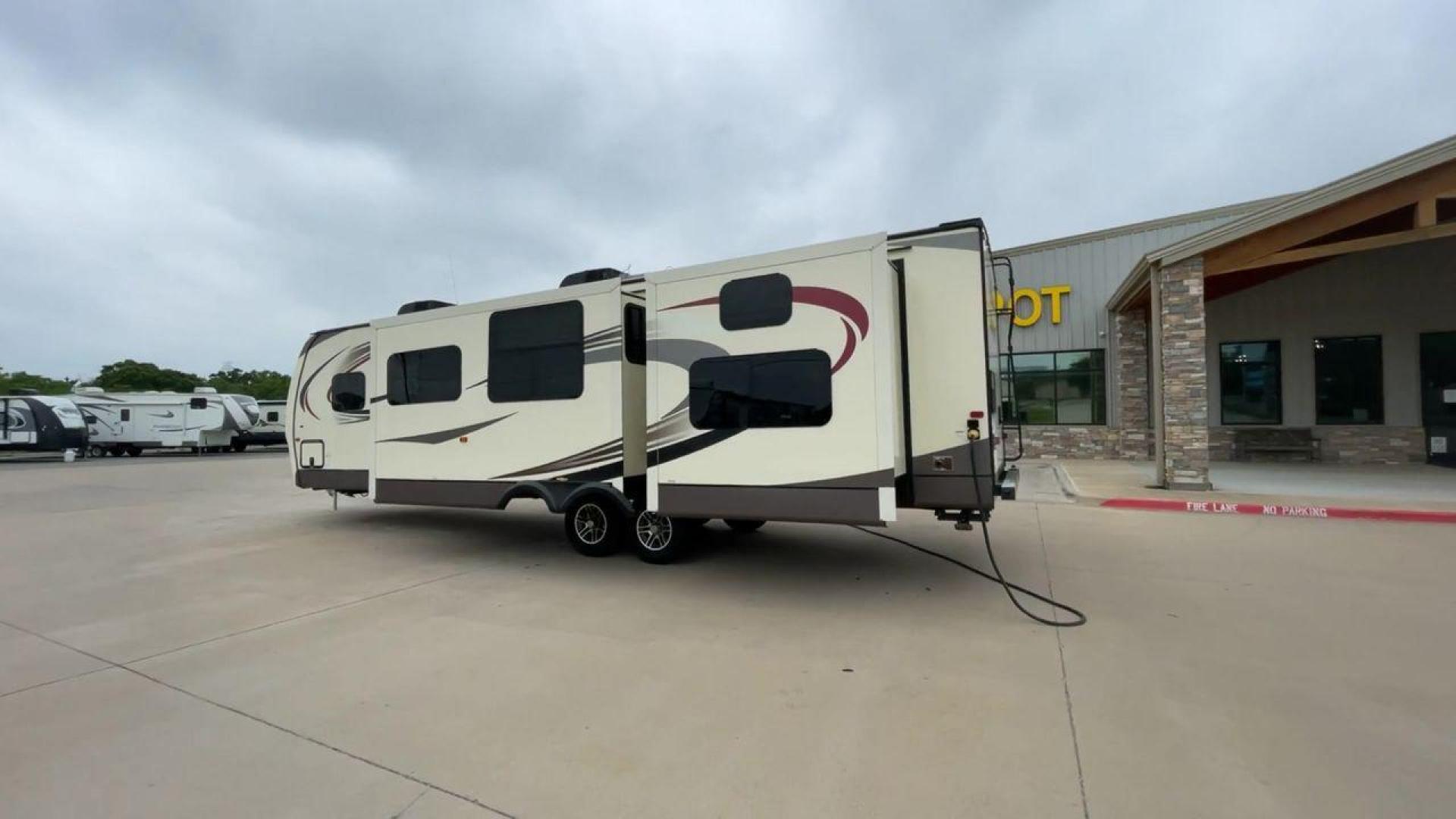 2016 JAYCO EAGLE 324BHTS (1UJBJ0BT0G1) , located at 4319 N Main St, Cleburne, TX, 76033, (817) 678-5133, 32.385960, -97.391212 - Photo#7