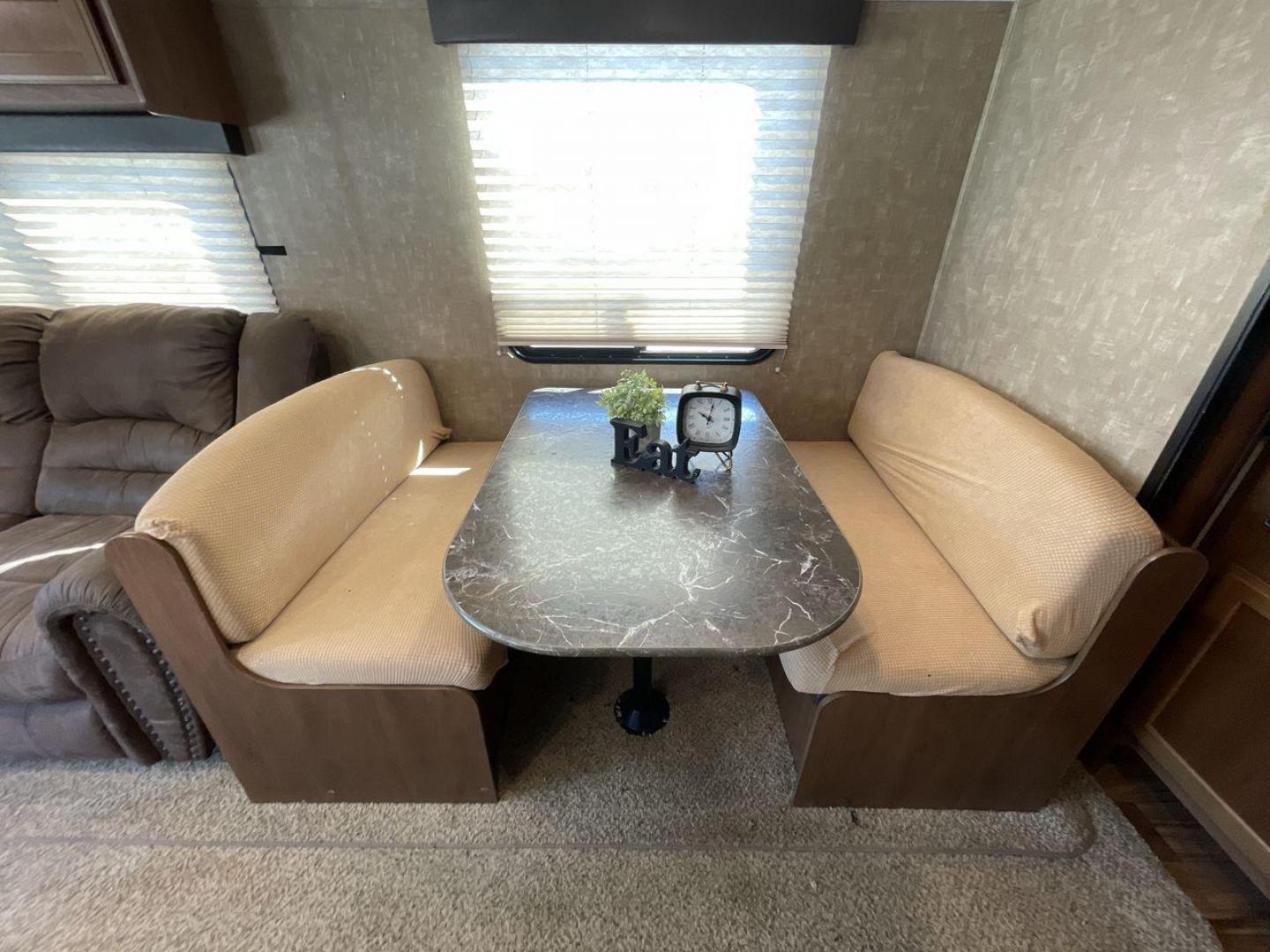 2016 JAYCO JAYFLIGHT 265RLS (1UJBJ0BN2G1) , located at 4319 N Main St, Cleburne, TX, 76033, (817) 678-5133, 32.385960, -97.391212 - Photo#13