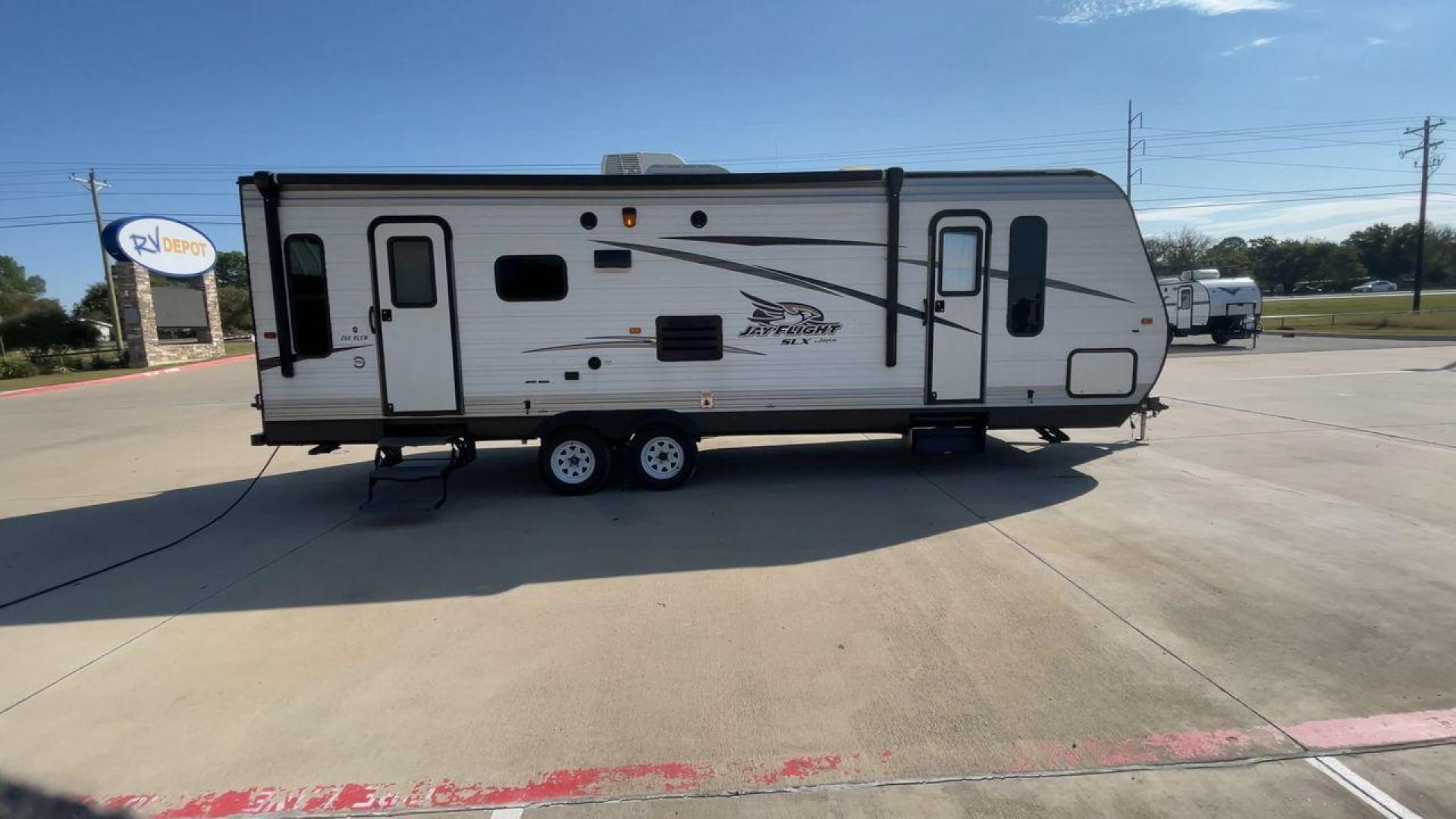 2016 JAYCO JAYFLIGHT 265RLS (1UJBJ0BN2G1) , located at 4319 N Main St, Cleburne, TX, 76033, (817) 678-5133, 32.385960, -97.391212 - Photo#2