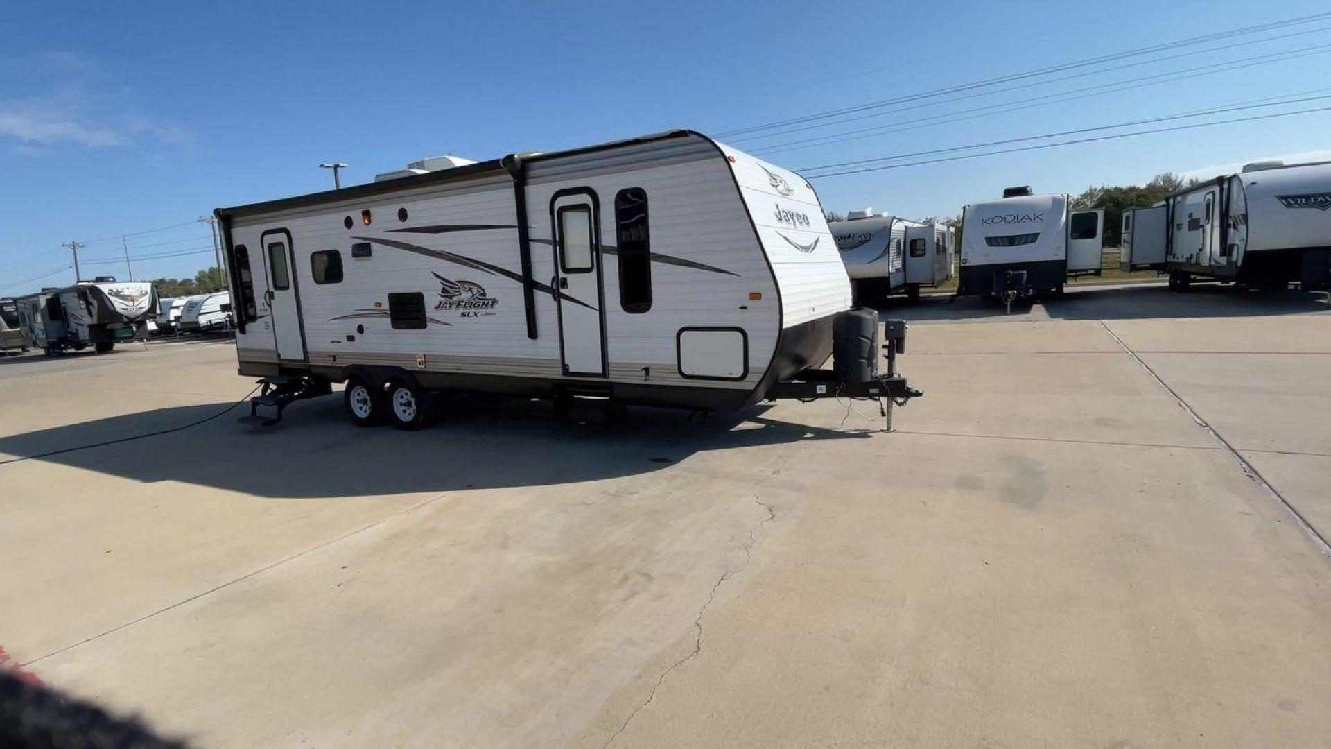 2016 JAYCO JAYFLIGHT 265RLS (1UJBJ0BN2G1) , located at 4319 N Main St, Cleburne, TX, 76033, (817) 678-5133, 32.385960, -97.391212 - Photo#3