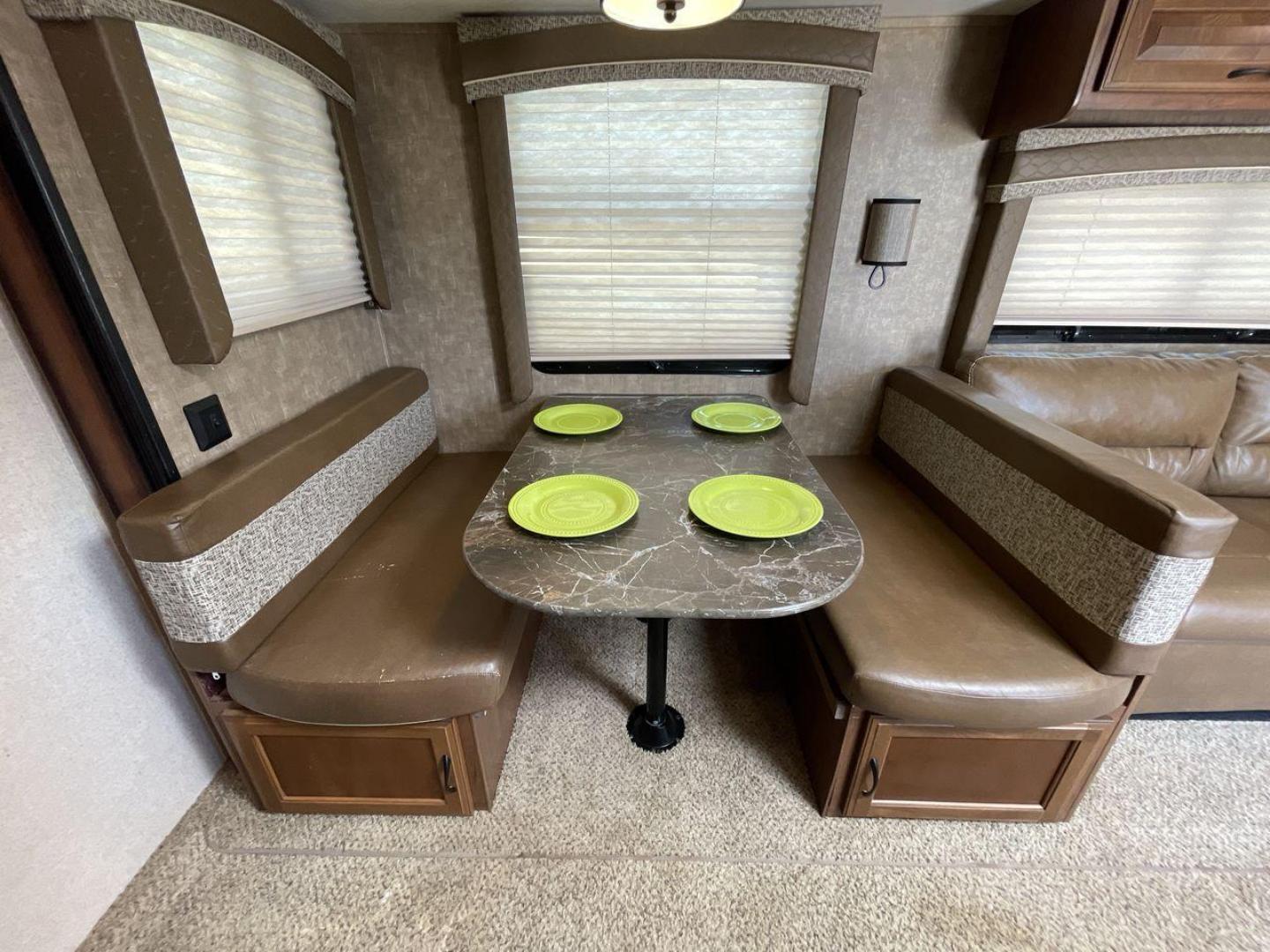 2016 JAYCO JAYFLIGHT 27BH (1UJBJ0BP9G7) , located at 4319 N Main St, Cleburne, TX, 76033, (817) 678-5133, 32.385960, -97.391212 - Photo#14