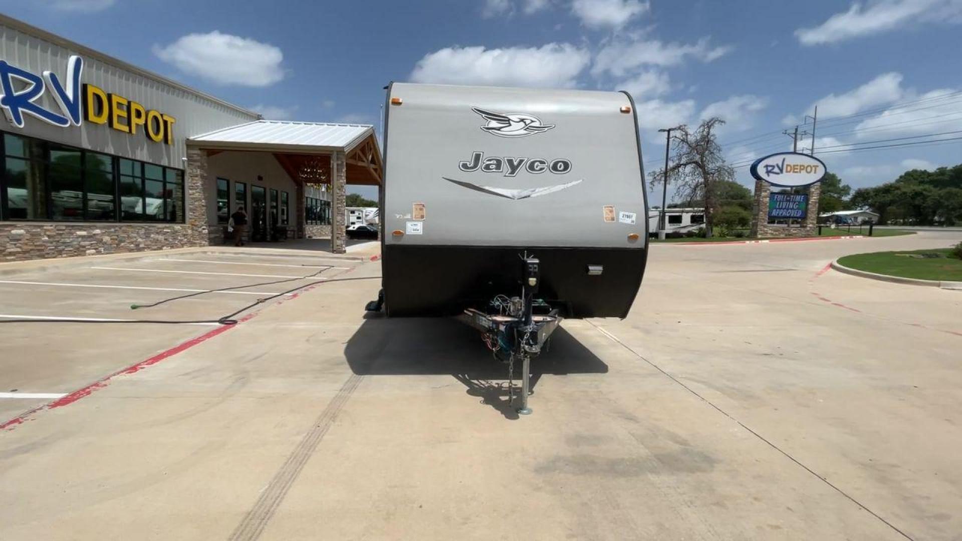 2016 JAYCO JAYFLIGHT 27BH (1UJBJ0BP9G7) , located at 4319 N Main St, Cleburne, TX, 76033, (817) 678-5133, 32.385960, -97.391212 - Photo#4