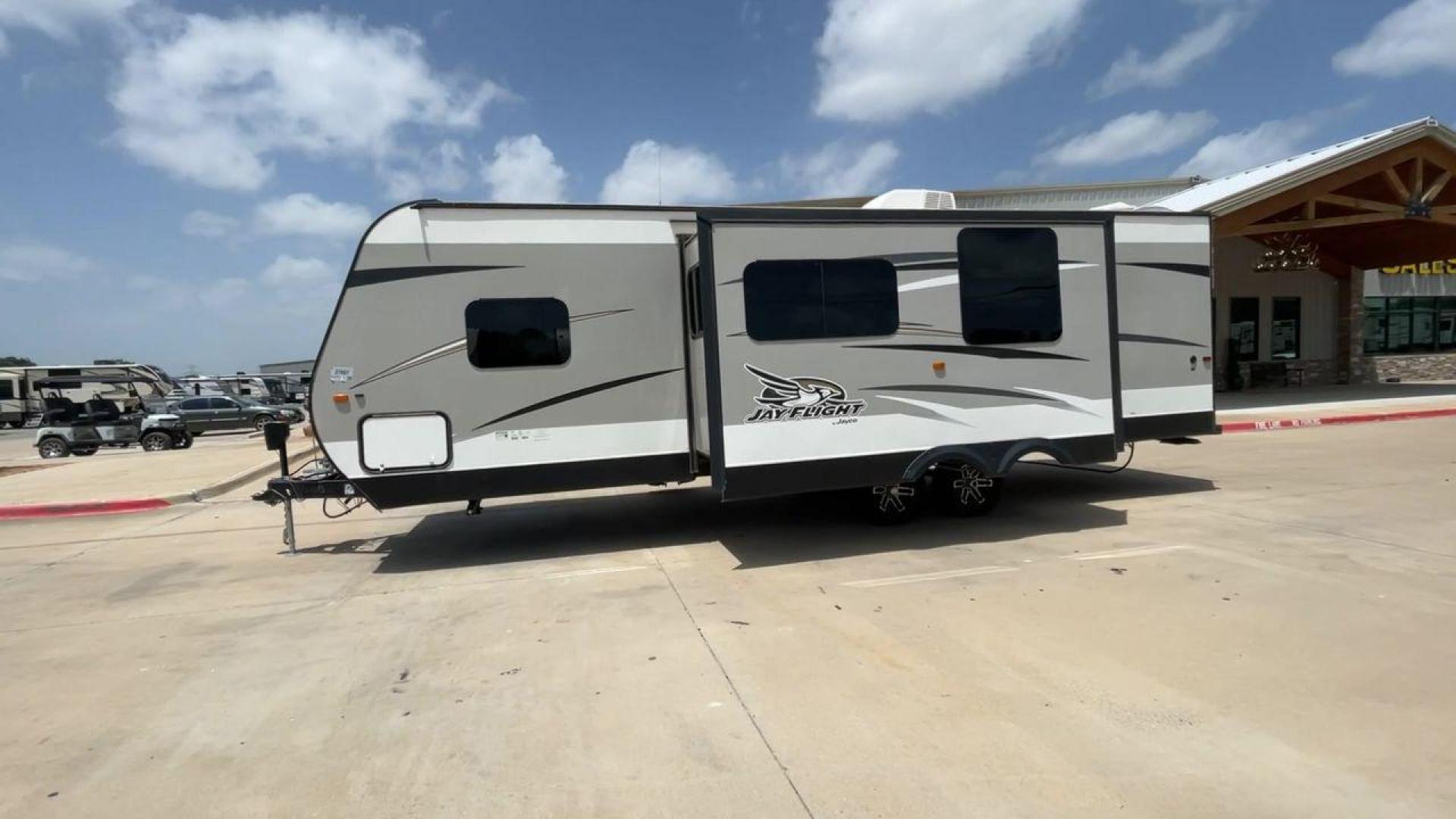 2016 JAYCO JAYFLIGHT 27BH (1UJBJ0BP9G7) , located at 4319 N Main St, Cleburne, TX, 76033, (817) 678-5133, 32.385960, -97.391212 - Photo#6