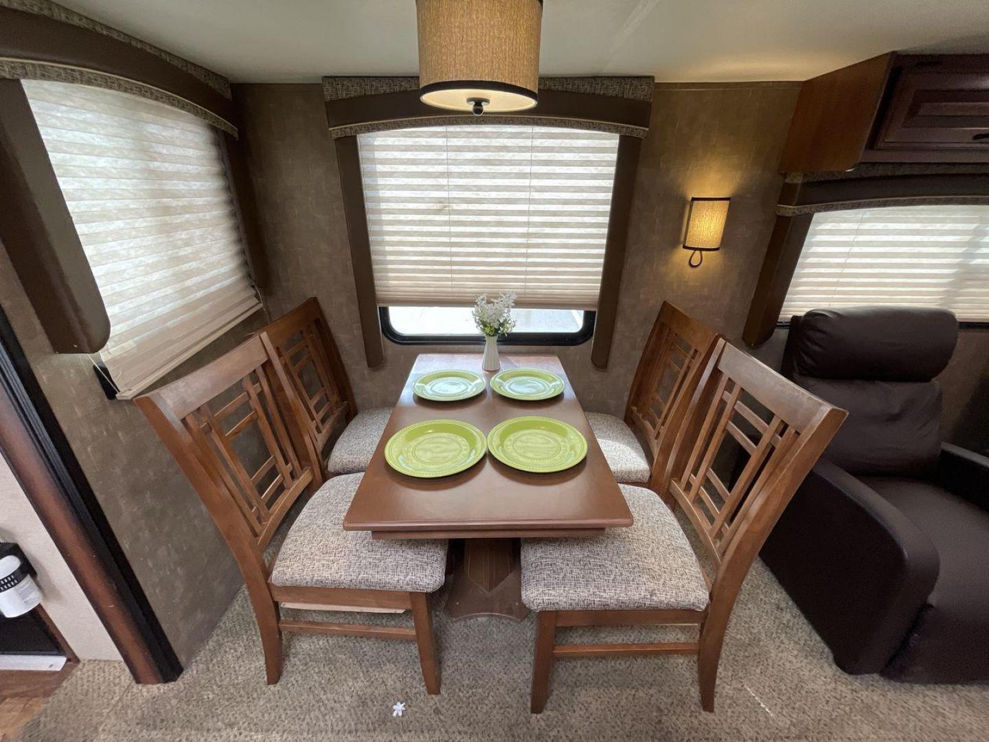 2016 JAYCO JAY FLIGHT 34RSBS (1UJBJ0BT0G1) , located at 4319 N Main St, Cleburne, TX, 76033, (817) 678-5133, 32.385960, -97.391212 - Photo#13