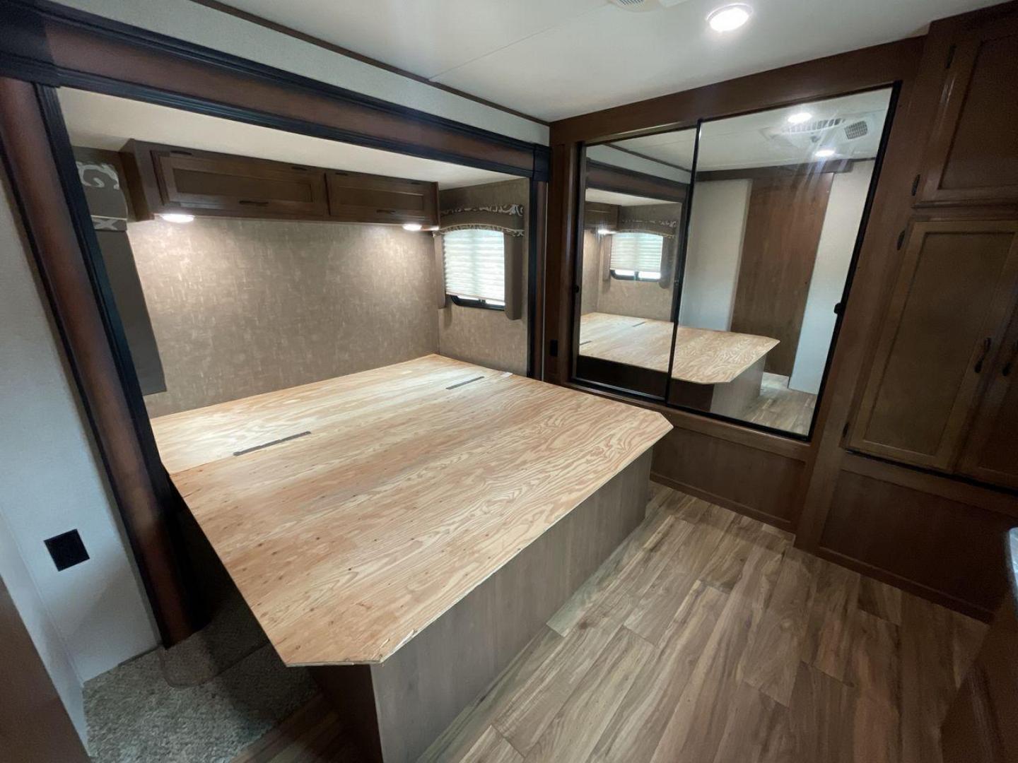 2016 JAYCO JAY FLIGHT 34RSBS (1UJBJ0BT0G1) , located at 4319 N Main St, Cleburne, TX, 76033, (817) 678-5133, 32.385960, -97.391212 - Photo#16