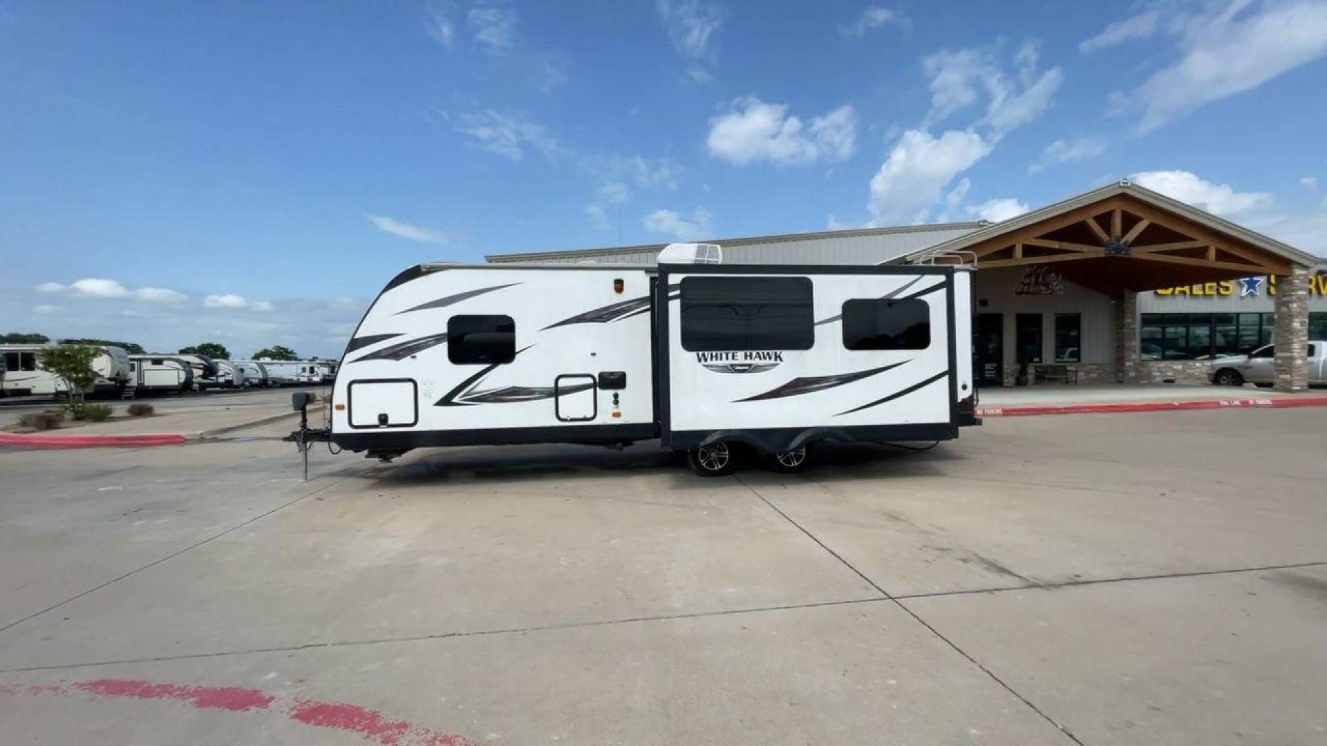 2016 JAYCO WHITE HAWK 27DSRL (1UJBJ0BP7G1) , located at 4319 N Main St, Cleburne, TX, 76033, (817) 678-5133, 32.385960, -97.391212 - Photo#6