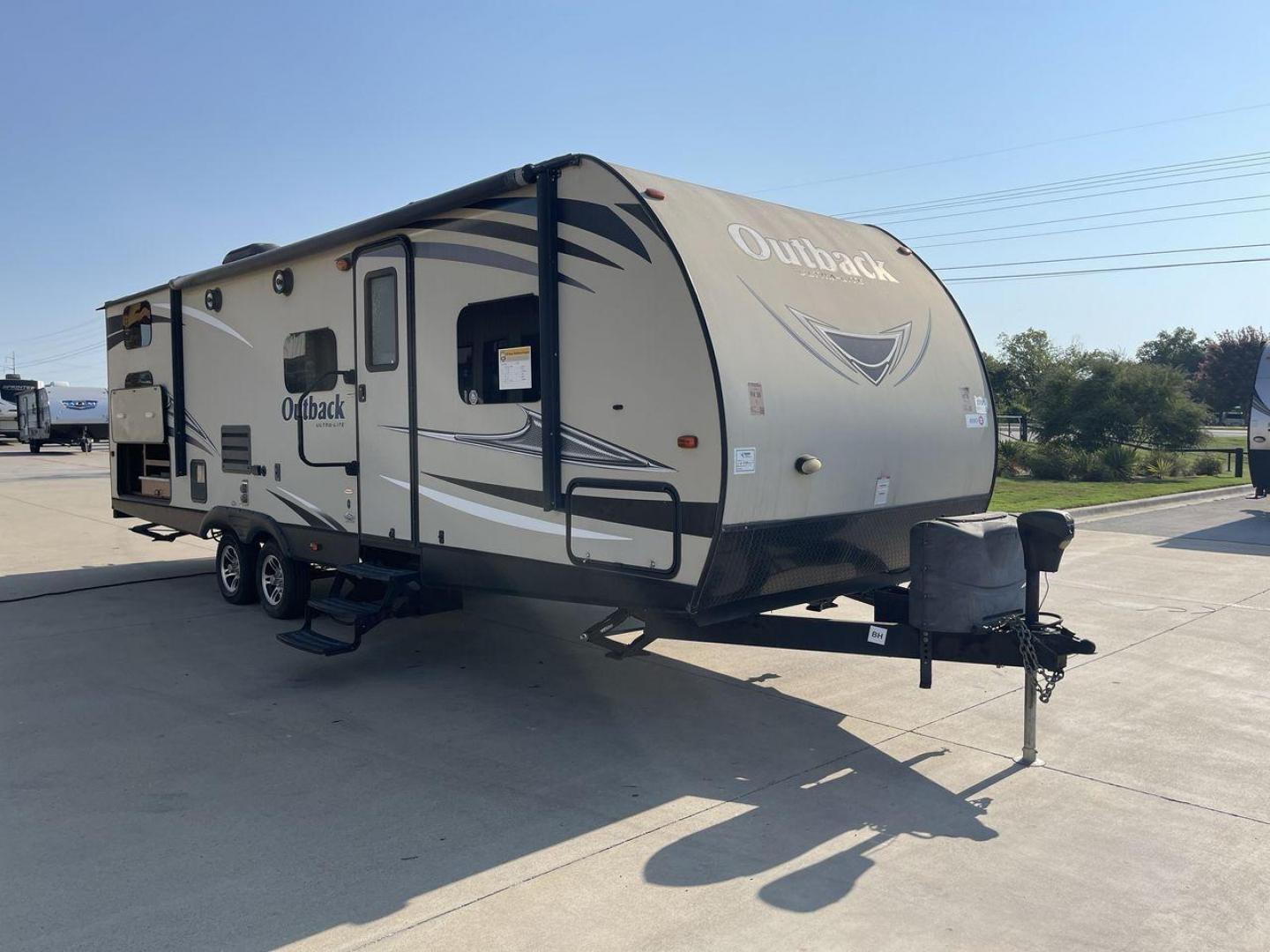 2016 KEYSTONE OUTBACK 276UBH (4YDT27628GB) , located at 4319 N Main St, Cleburne, TX, 76033, (817) 678-5133, 32.385960, -97.391212 - Photo#22