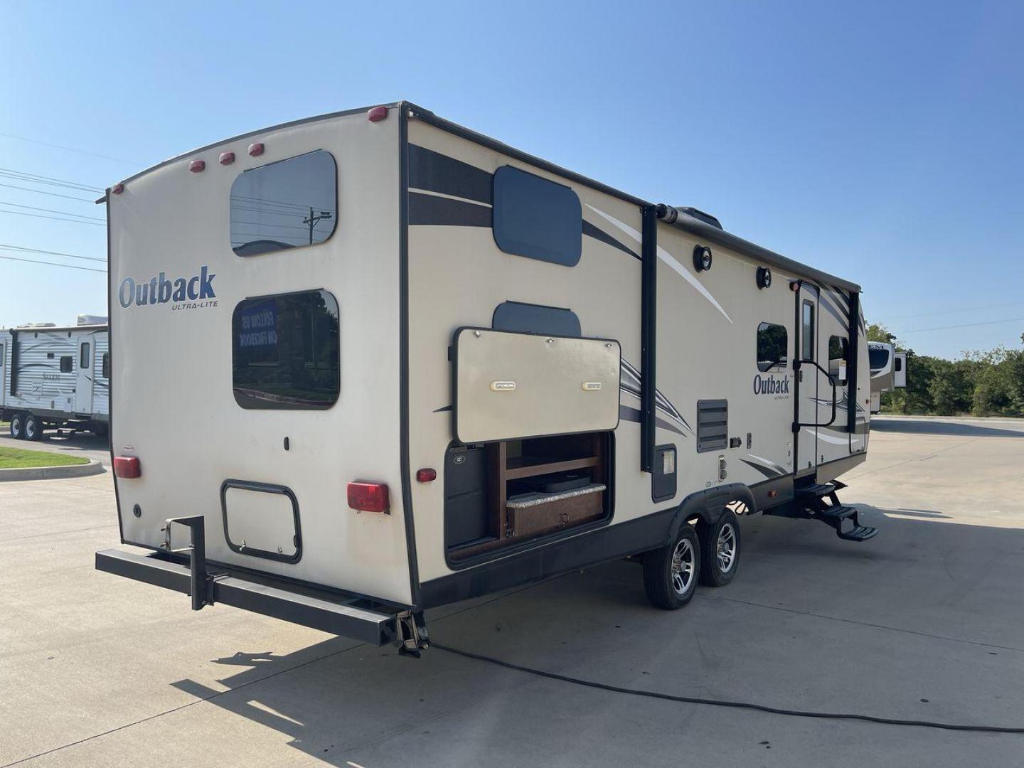 2016 KEYSTONE OUTBACK 276UBH (4YDT27628GB) , located at 4319 N Main St, Cleburne, TX, 76033, (817) 678-5133, 32.385960, -97.391212 - Photo#24