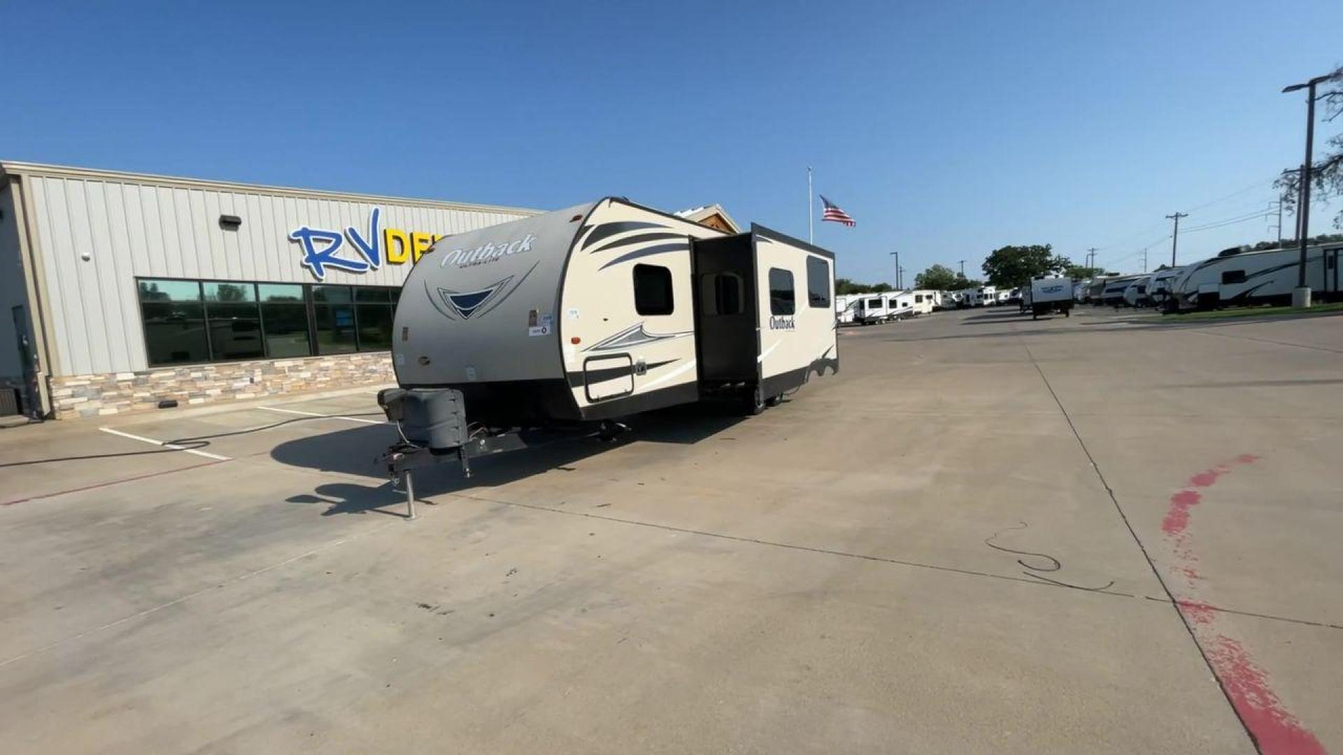 2016 KEYSTONE OUTBACK 276UBH (4YDT27628GB) , located at 4319 N Main St, Cleburne, TX, 76033, (817) 678-5133, 32.385960, -97.391212 - Photo#5