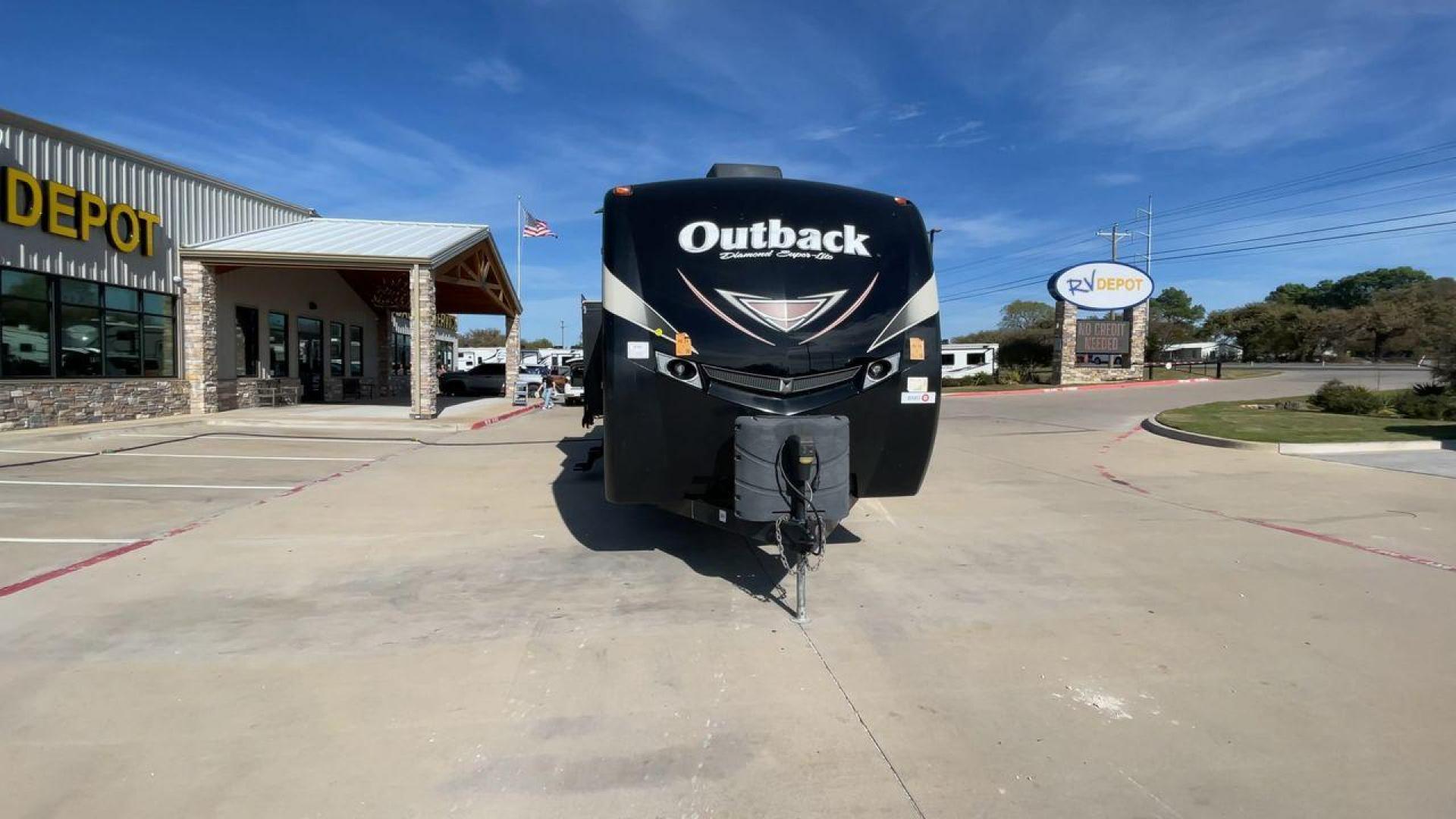 2016 KEYSTONE OUTBACK 325BH (4YDT32524GB) , Length: 37.42 ft. | Dry Weight: 8,325 lbs. | Gross Weight: 10,500 lbs. | Slides: 3 transmission, located at 4319 N Main St, Cleburne, TX, 76033, (817) 678-5133, 32.385960, -97.391212 - Photo#4