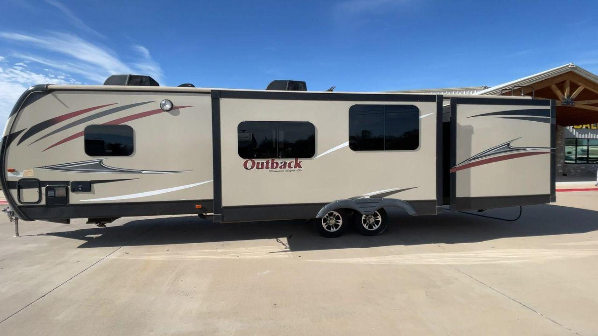 2016 KEYSTONE OUTBACK 325BH (4YDT32524GB) , Length: 37.42 ft. | Dry Weight: 8,325 lbs. | Gross Weight: 10,500 lbs. | Slides: 3 transmission, located at 4319 N Main St, Cleburne, TX, 76033, (817) 678-5133, 32.385960, -97.391212 - Photo#6