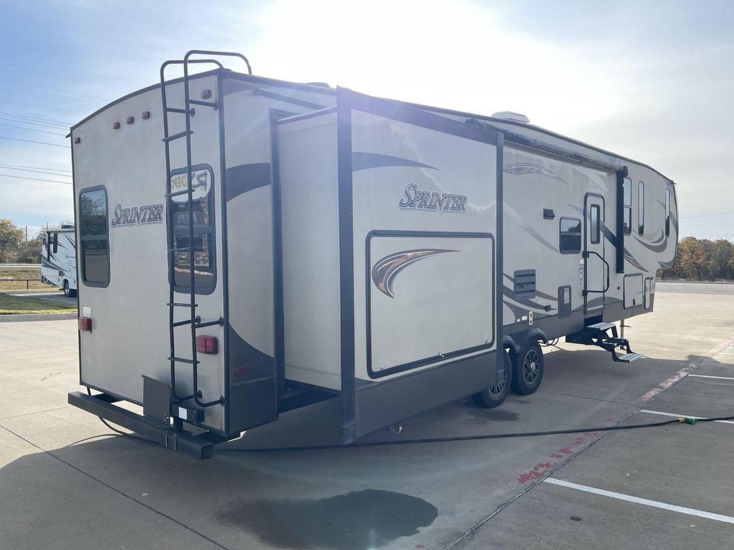 2016 KEYSTONE SPRINTER 358BHS (4YDF35828G1) , located at 4319 N Main St, Cleburne, TX, 76033, (817) 678-5133, 32.385960, -97.391212 - Photo#25