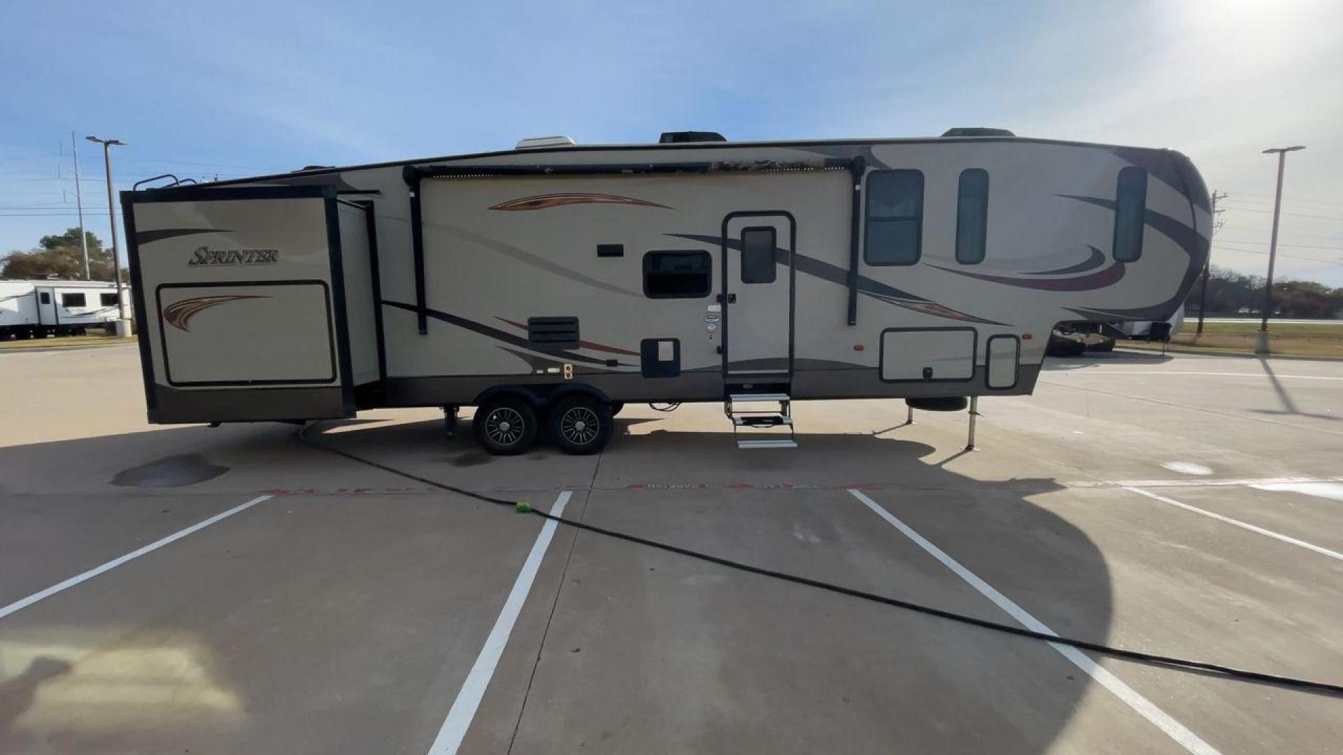 2016 KEYSTONE SPRINTER 358BHS (4YDF35828G1) , located at 4319 N Main St, Cleburne, TX, 76033, (817) 678-5133, 32.385960, -97.391212 - Photo#2