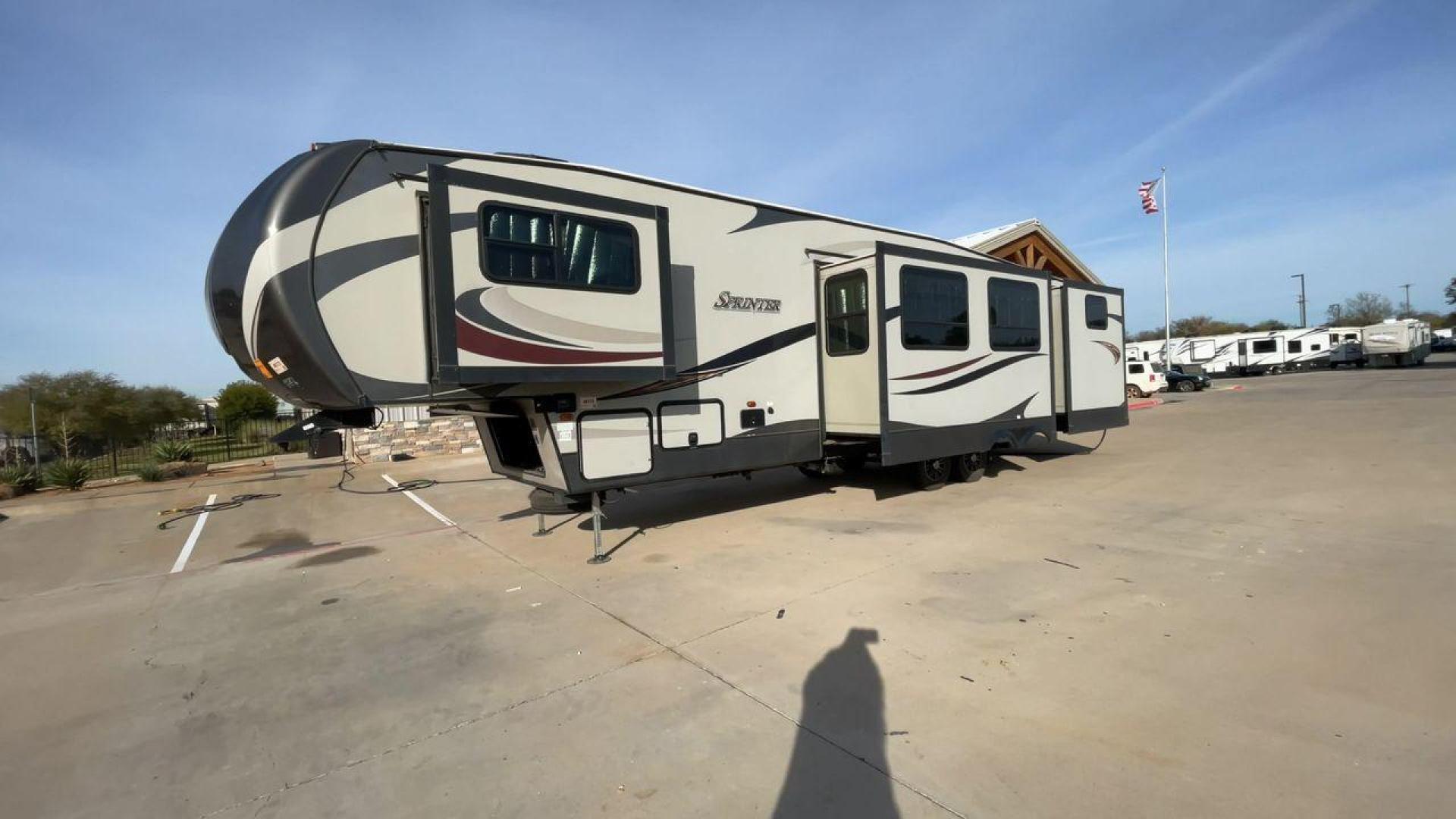 2016 KEYSTONE SPRINTER 358BHS (4YDF35828G1) , located at 4319 N Main St, Cleburne, TX, 76033, (817) 678-5133, 32.385960, -97.391212 - Photo#5