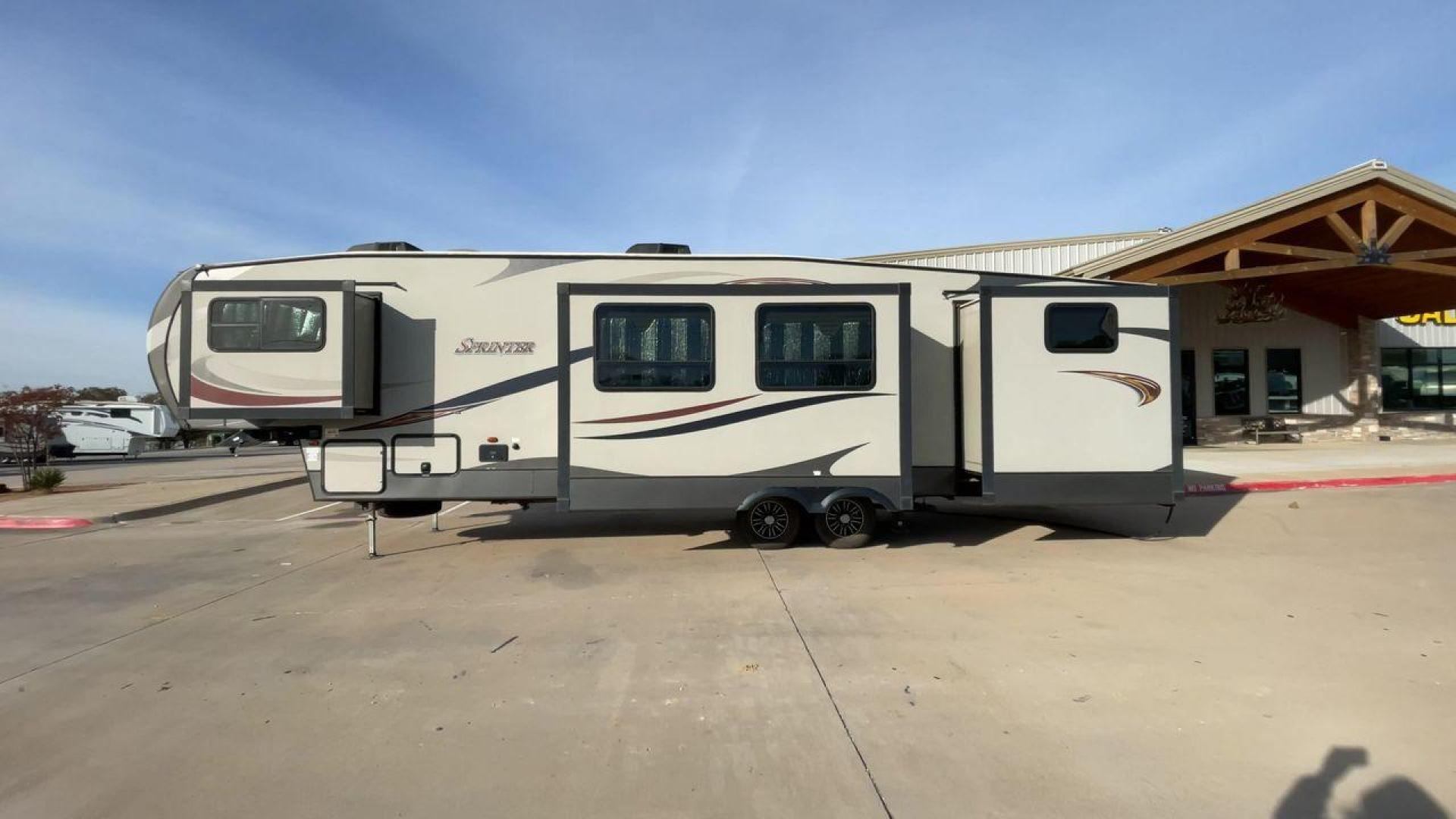 2016 KEYSTONE SPRINTER 358BHS (4YDF35828G1) , located at 4319 N Main St, Cleburne, TX, 76033, (817) 678-5133, 32.385960, -97.391212 - Photo#6