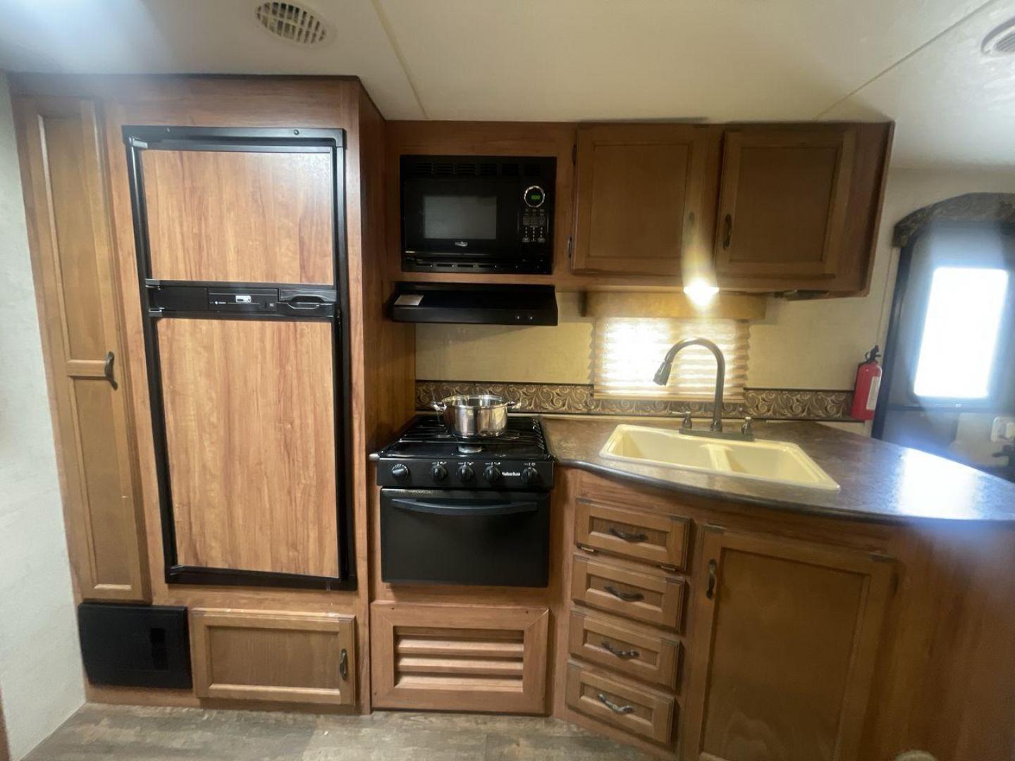 2016 BEIGE KZRV CONNECT SPREE C29 (4EZTL2928G8) , located at 4319 N Main St, Cleburne, TX, 76033, (817) 678-5133, 32.385960, -97.391212 - Photo#9