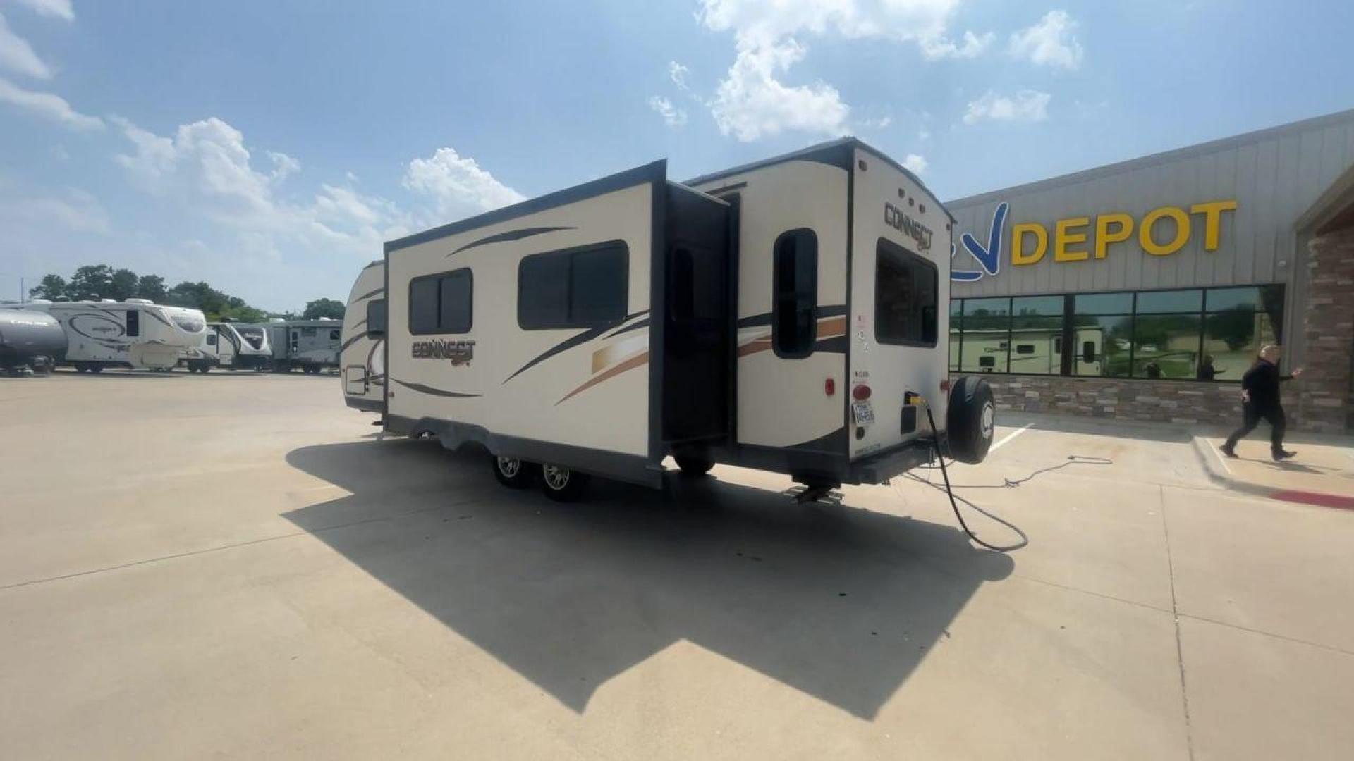 2016 BEIGE KZRV CONNECT SPREE C29 (4EZTL2928G8) , located at 4319 N Main St, Cleburne, TX, 76033, (817) 678-5133, 32.385960, -97.391212 - Photo#7