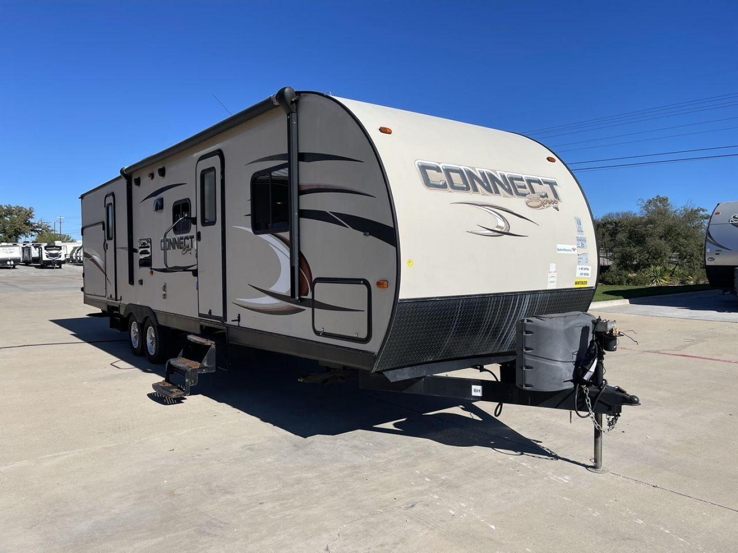 2016 KZ CONNECT 322BHS (4EZTL3221G8) , Length: 35.5 ft. | Dry Weight: 6,910 lbs. | Gross Weight: 8,300 lbs. | Slides: 2 transmission, located at 4319 N Main St, Cleburne, TX, 76033, (817) 678-5133, 32.385960, -97.391212 - Photo#22