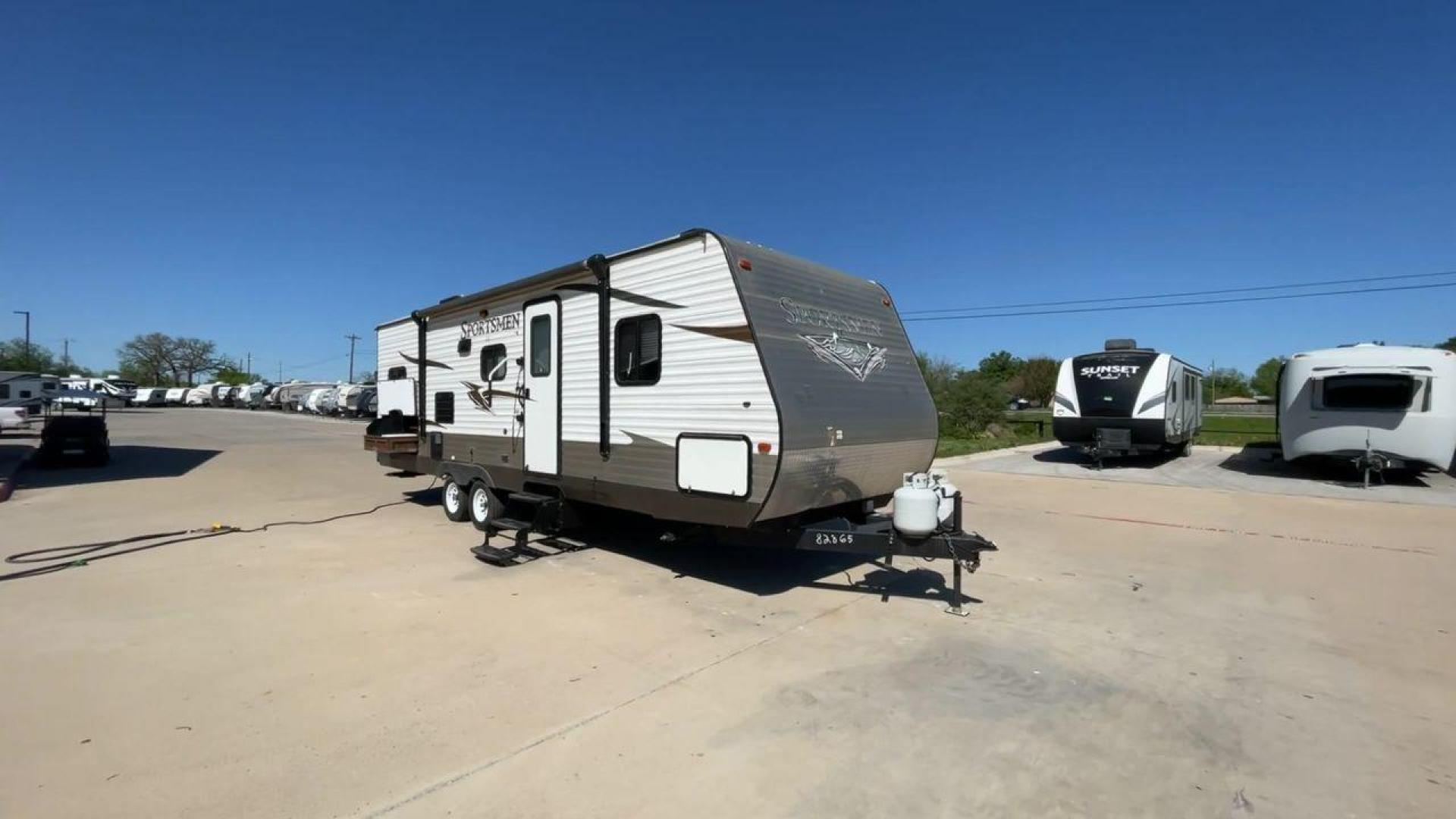 2016 K-Z SPORTSMEN 280BHSS (4EZTU2824G5) , located at 4319 N Main St, Cleburne, TX, 76033, (817) 678-5133, 32.385960, -97.391212 - Photo#3