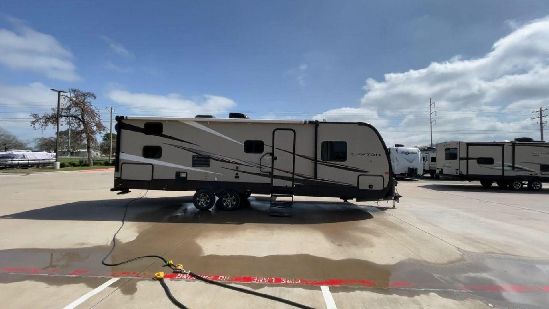 2016 GRAY LAYTON 285BH - (5ZWTYNS23G4) , Length: 33 ft. | Dry Weight: 6,125 lbs. | Gross Weight: 11,200 lbs. | Slides: 1 transmission, located at 4319 N Main St, Cleburne, TX, 76033, (817) 678-5133, 32.385960, -97.391212 - Camp in the 2016 Layton 285BH and enjoy all of its amazing amenities!It measures 33 ft. in length and 11.5 ft. in height. It has a dry weight of 6,125 lbs. and a payload capacity of 3,223 lbs. It is made of aluminum and fiberglass. It also comes equipped with automatic heating and cooling rated at 2 - Photo#2