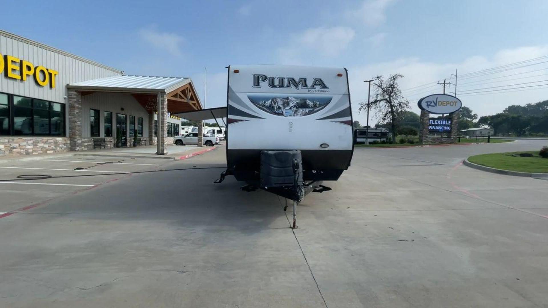 2016 PALOMINO PUMA 30FBSS (4X4TPUF22GP) , located at 4319 N Main St, Cleburne, TX, 76033, (817) 678-5133, 32.385960, -97.391212 - Photo#4