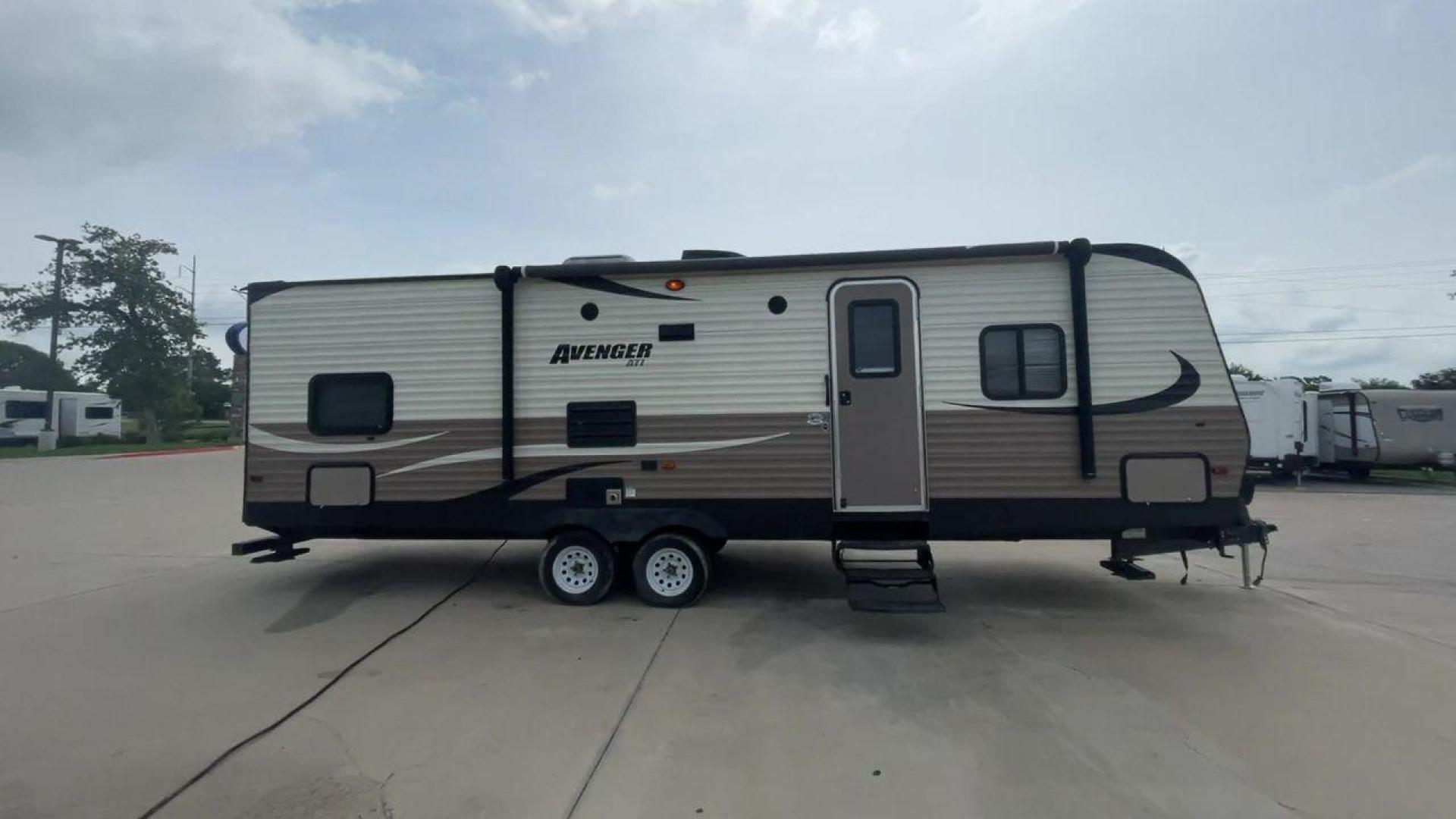 2016 TAN PRIMETIME AVENGER 27BBS (5ZT2AVSB9GB) , Length: 30.58 ft. | Dry Weight: 5,776 lbs. | Slides: 1 transmission, located at 4319 N Main St, Cleburne, TX, 76033, (817) 678-5133, 32.385960, -97.391212 - Photo#2