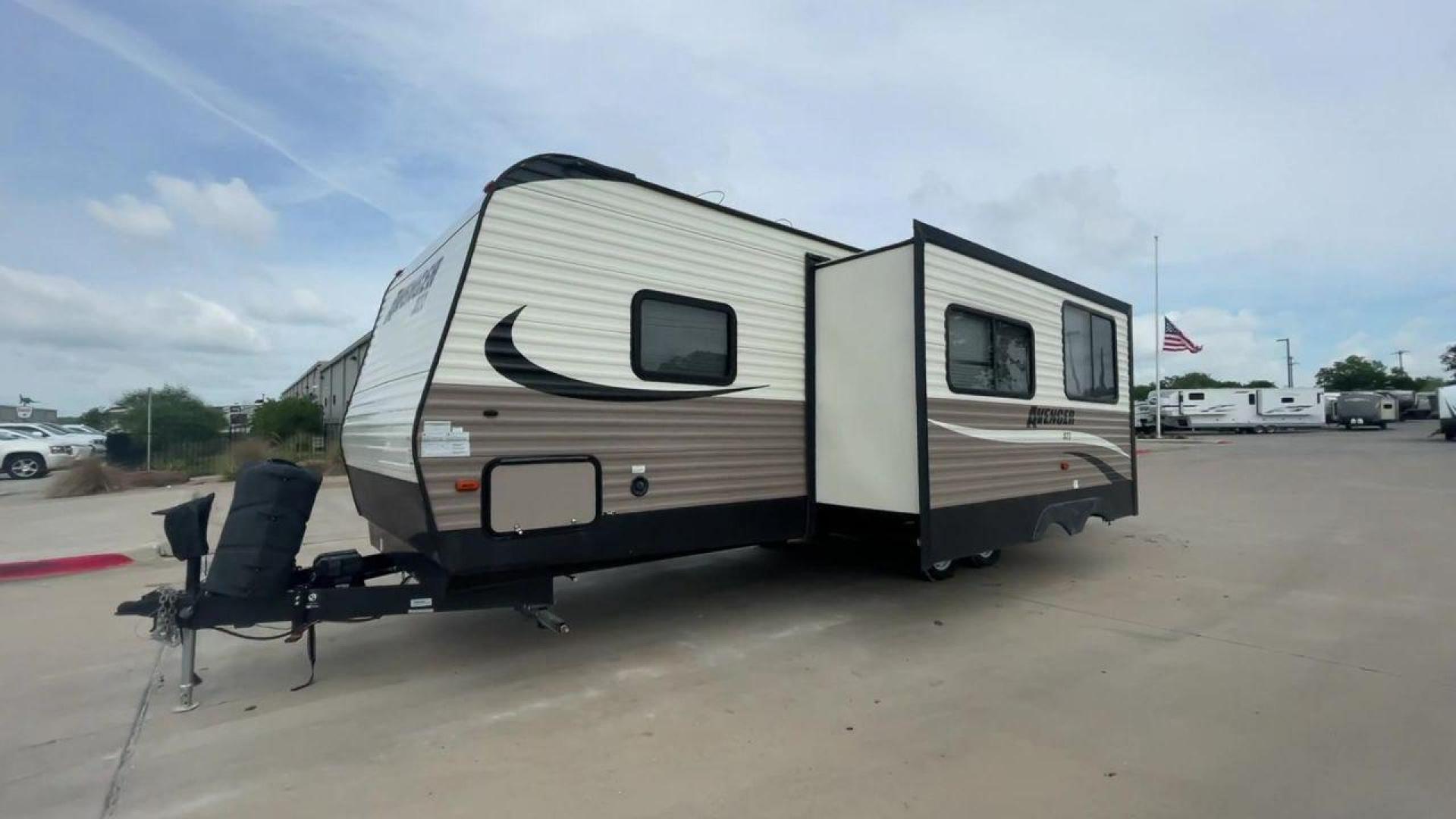 2016 TAN PRIMETIME AVENGER 27BBS (5ZT2AVSB9GB) , Length: 30.58 ft. | Dry Weight: 5,776 lbs. | Slides: 1 transmission, located at 4319 N Main St, Cleburne, TX, 76033, (817) 678-5133, 32.385960, -97.391212 - Photo#5