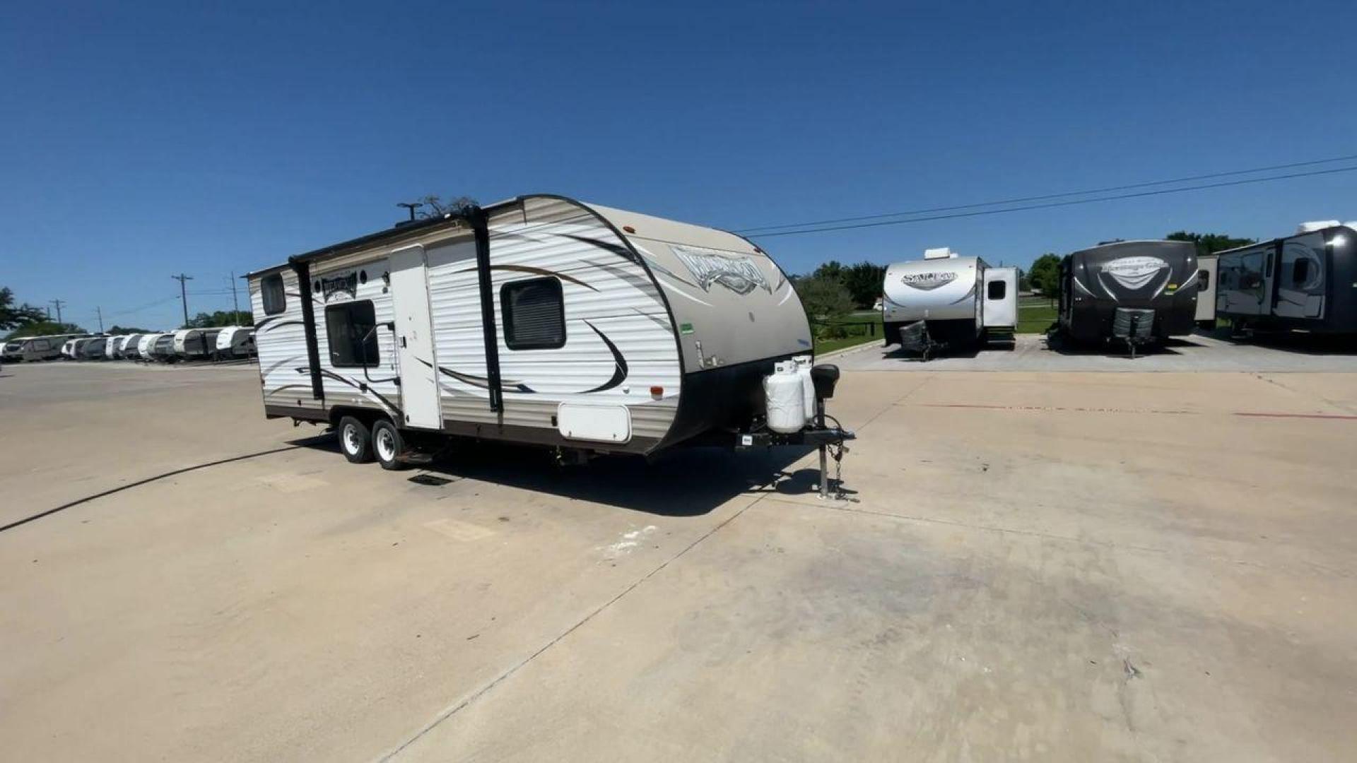 2016 WHITE WILDWOOD X-LITE 261BHXL - (4X4TWDB2XG7) , Length: 29.08 ft. | Dry Weight: 4,314 lbs. | Slides: 0 transmission, located at 4319 N Main St, Cleburne, TX, 76033, (817) 678-5133, 32.385960, -97.391212 - Experience the perfect blend of comfort and convenience with the 2016 Wildwood X-Lite 261BHXL for your outdoor adventures. This travel trailer offers a great balance between spaciousness and maneuverability, making it an ideal choice for those seeking a comfortable and easy-to-handle option. Even wi - Photo#3