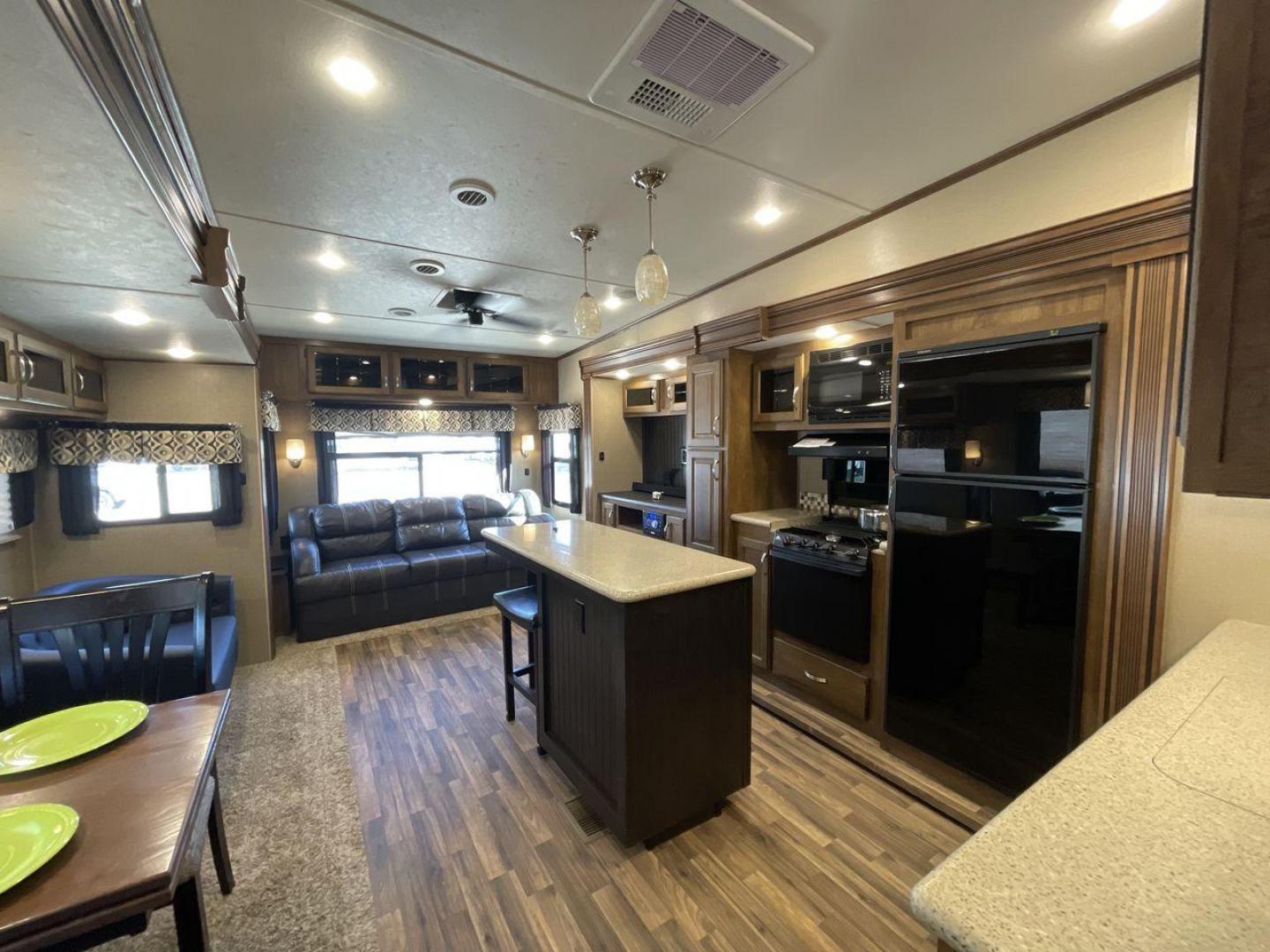 2017 COACHMEN CHAPARRAL 360IBL (5ZT3CH1B0HA) , Length: 39.67 ft. | Dry Weight: 11,449 lbs. | Gross Weight: 14,000 lbs. | Slides: 4 transmission, located at 4319 N Main St, Cleburne, TX, 76033, (817) 678-5133, 32.385960, -97.391212 - Photo#12