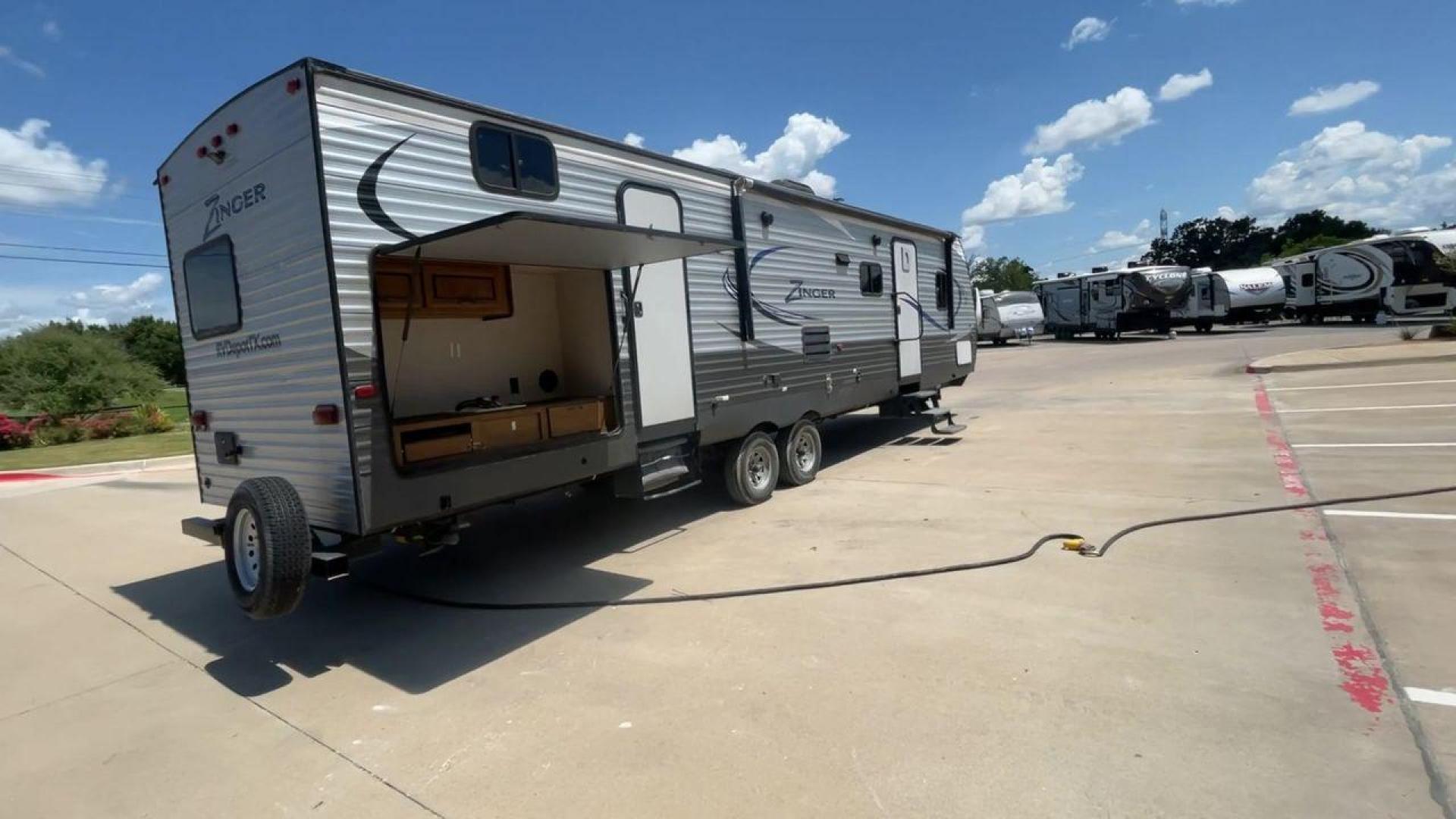 2017 CROSSROADS RV ZINGER 33SB (4V0TC3329HJ) , Length: 37.17 ft.| Dry Weight: 8,298 lbs. | Gross Weight: 9,900 lbs | Slides: 2 transmission, located at 4319 N Main St, Cleburne, TX, 76033, (817) 678-5133, 32.385960, -97.391212 - Photo#1