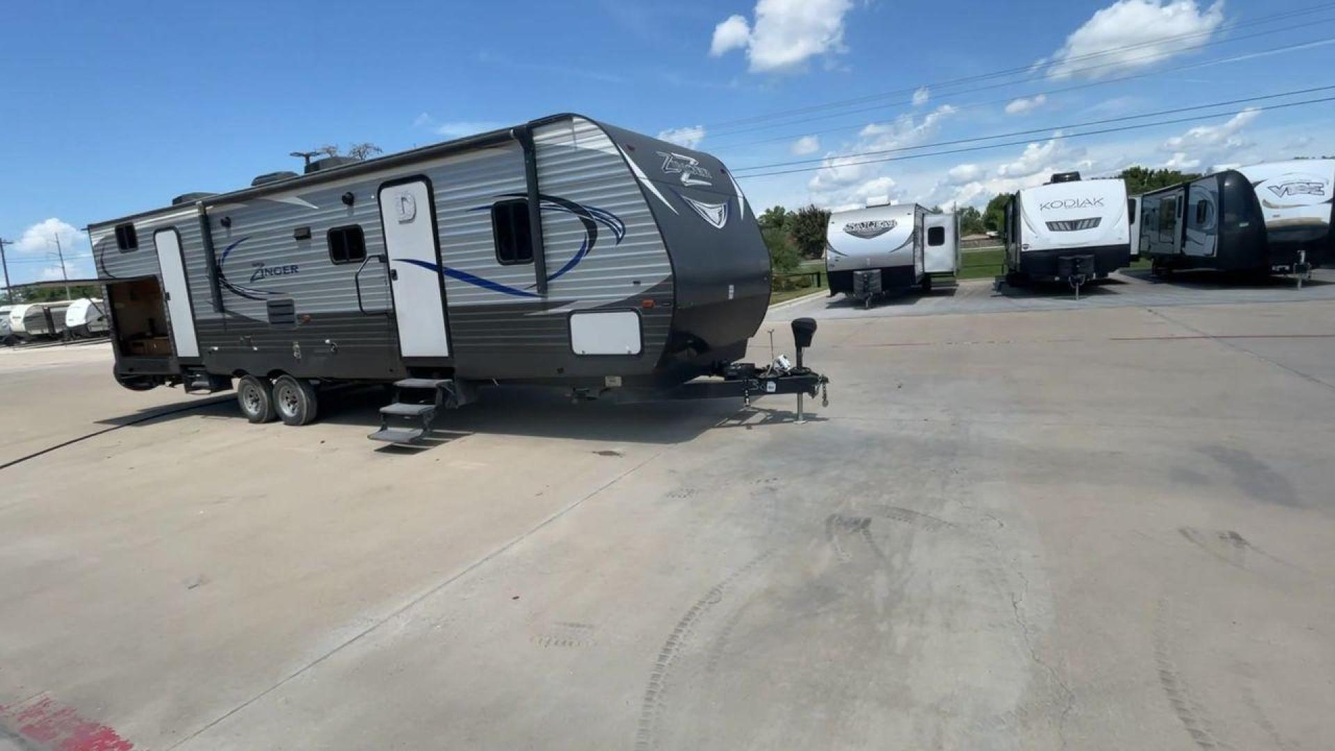 2017 CROSSROADS RV ZINGER 33SB (4V0TC3329HJ) , Length: 37.17 ft.| Dry Weight: 8,298 lbs. | Gross Weight: 9,900 lbs | Slides: 2 transmission, located at 4319 N Main St, Cleburne, TX, 76033, (817) 678-5133, 32.385960, -97.391212 - Photo#3