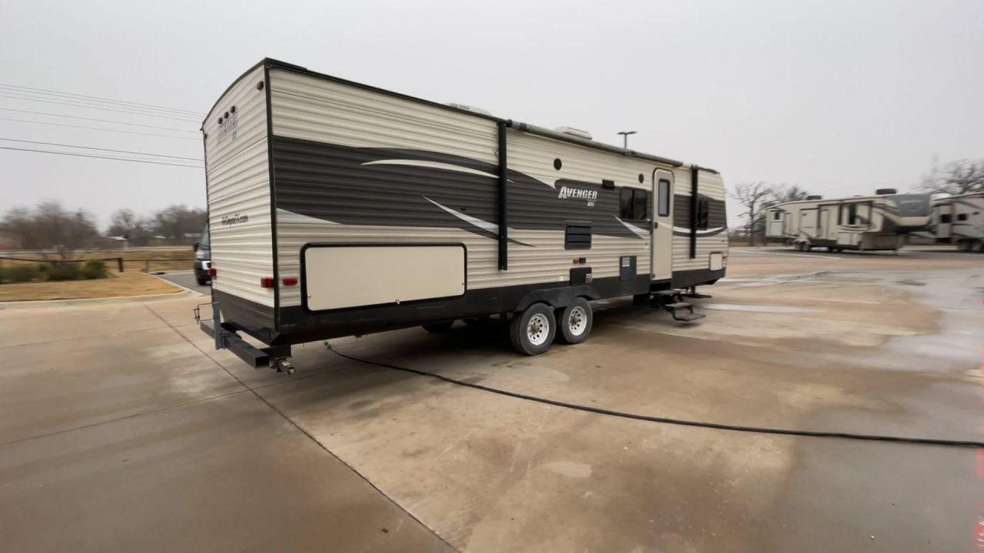 2017 FOREST RIVER AVENGER 27RBS (5ZT2AVSB3HB) , Length: 32.92 ft. | Dry Weight: 6,652 lbs. | Gross Weight: 9,521 lbs. | Slides: 1 transmission, located at 4319 N Main St, Cleburne, TX, 76033, (817) 678-5133, 32.385960, -97.391212 - Photo#1