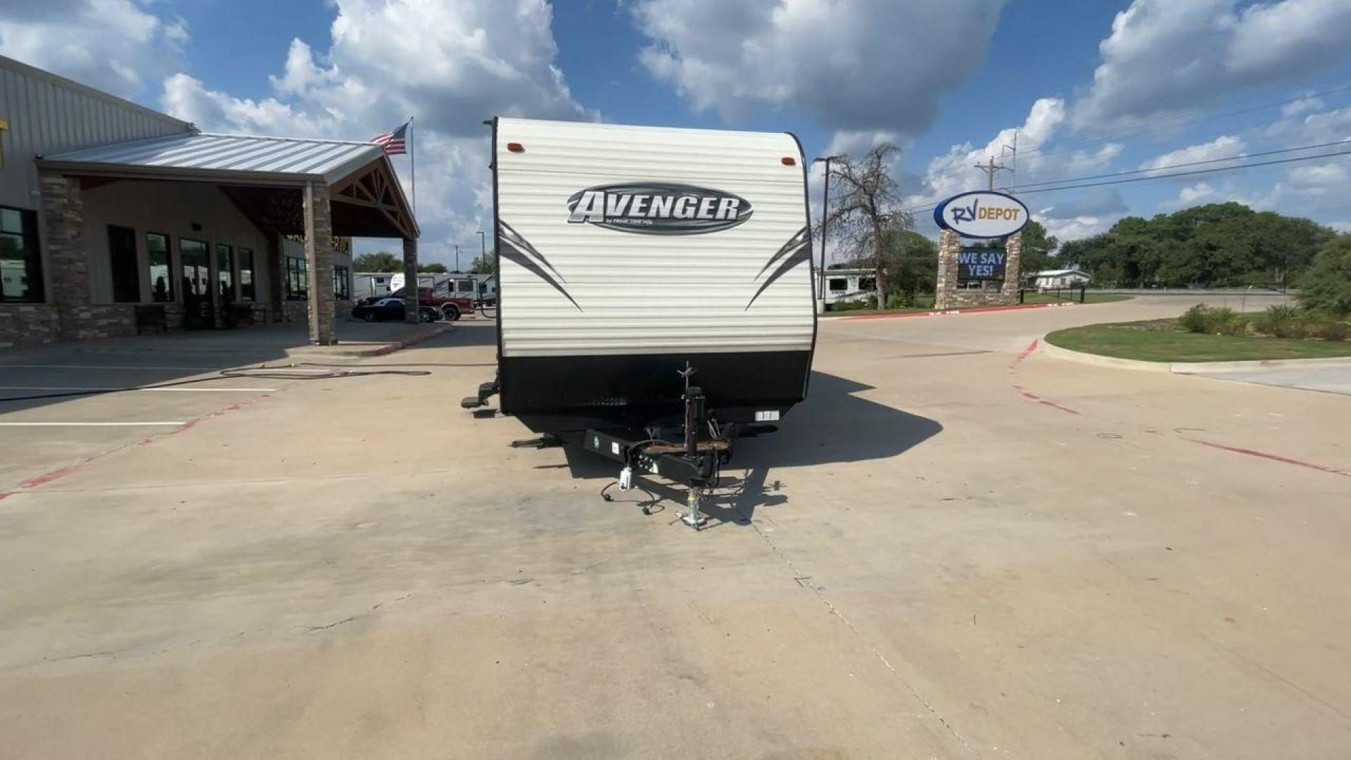 2017 TAN FOREST RIVER AVENGER 31DBS (5ZT2AVWB1HB) , Length: 35.75 ft | Dry Weight: 7,189 lbs. | Gross Weight: 9,589 lbs. | Slides: 1 transmission, located at 4319 N Main St, Cleburne, TX, 76033, (817) 678-5133, 32.385960, -97.391212 - This is the 2017 Forest River Avenger 31DBS. It's your ticket to fun and excitement on the open road with your family. The length of this travel trailer is 35.75 feet and its dry weight is 7,189 lbs. When you walk inside, you'll find a plan that was made for comfort and ease. The bathroom in the bac - Photo#4