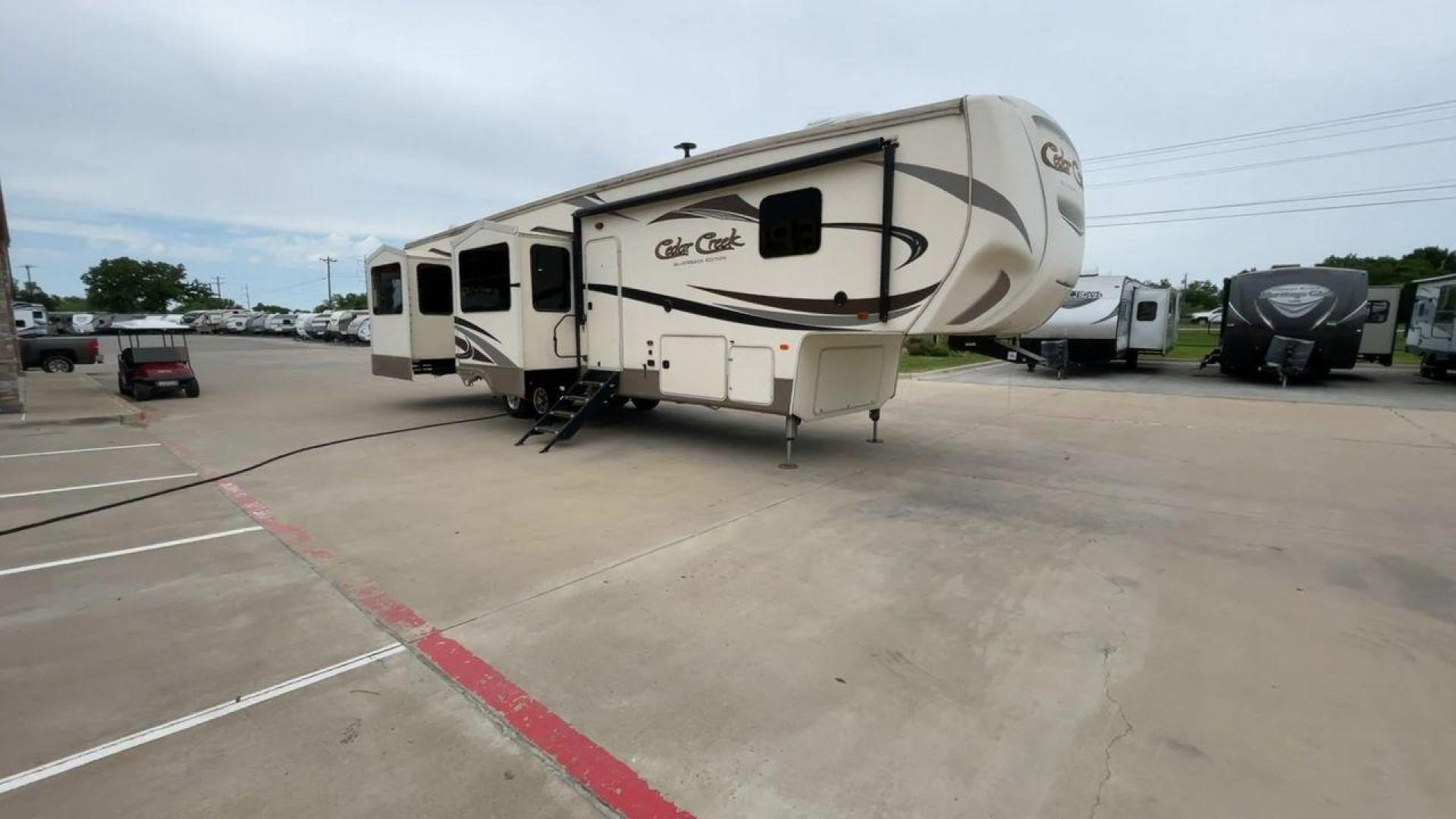 2017 WHITE FOREST RIVER CEDAR CREEK SILVERBA (4X4FCRN20HS) , located at 4319 N Main St, Cleburne, TX, 76033, (817) 678-5133, 32.385960, -97.391212 - Photo#3