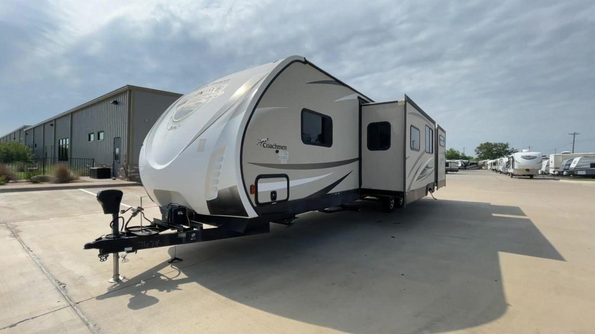 2017 TAN FOREST RIVER FREEDOM EXPRESS 320B (5ZT2FEXB6HA) , Length: 36.92 ft. | Dry Weight: 7,734 lbs. | Gross Weight: 10,700 lbs. | Slides: 3 transmission, located at 4319 N Main St, Cleburne, TX, 76033, (817) 678-5133, 32.385960, -97.391212 - With the 2017 Forest River Freedom Express 320BHDS travel trailer, you can go on amazing experiences. This finely constructed RV is the best option for individuals who want the freedom to experience the great outdoors since it provides the optimal balance of comfort, convenience, and family-friendly - Photo#3